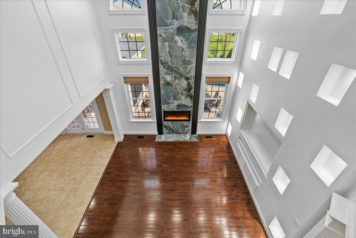 DAWSON'S CORNER - Residential