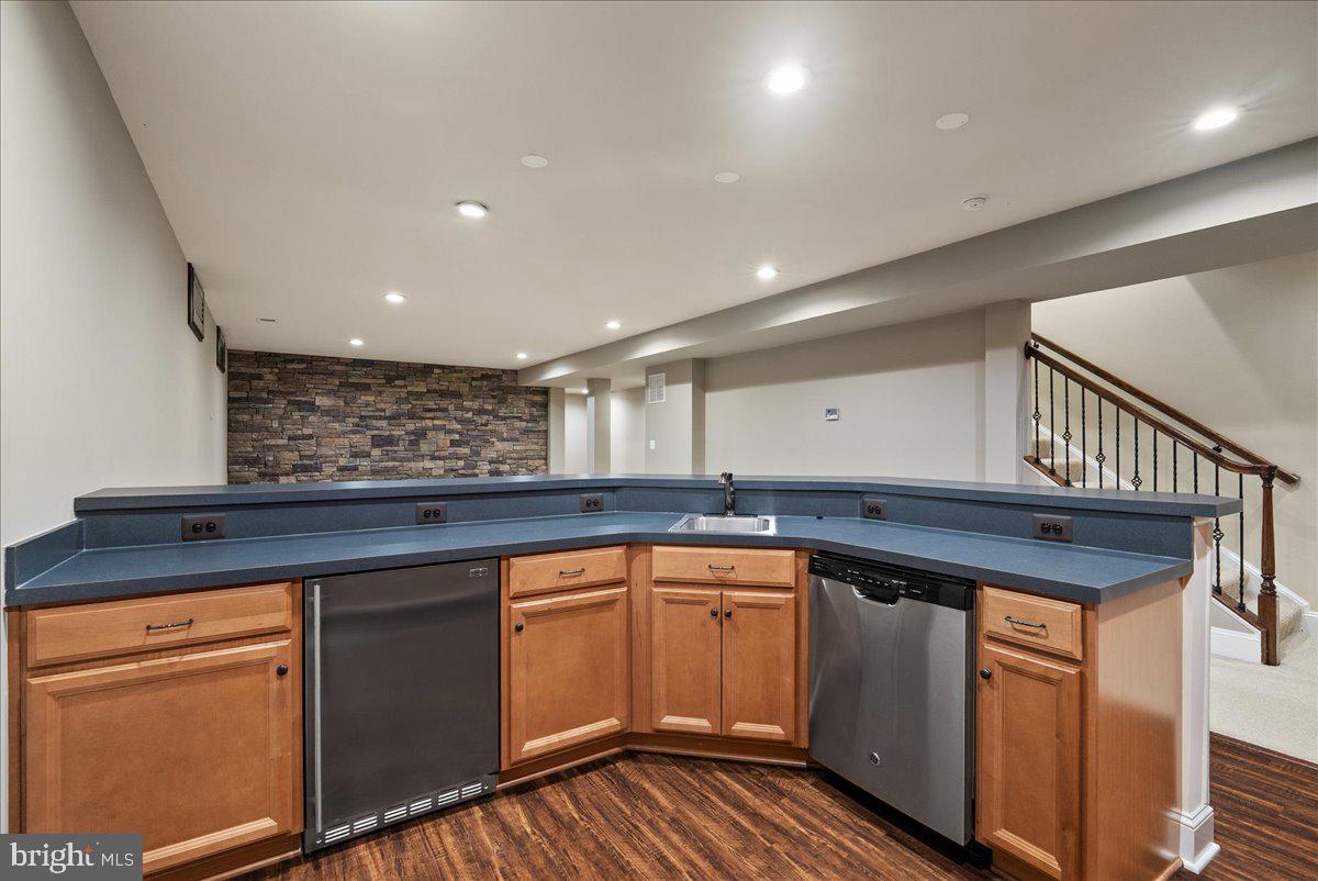 DAWSON'S CORNER - Residential