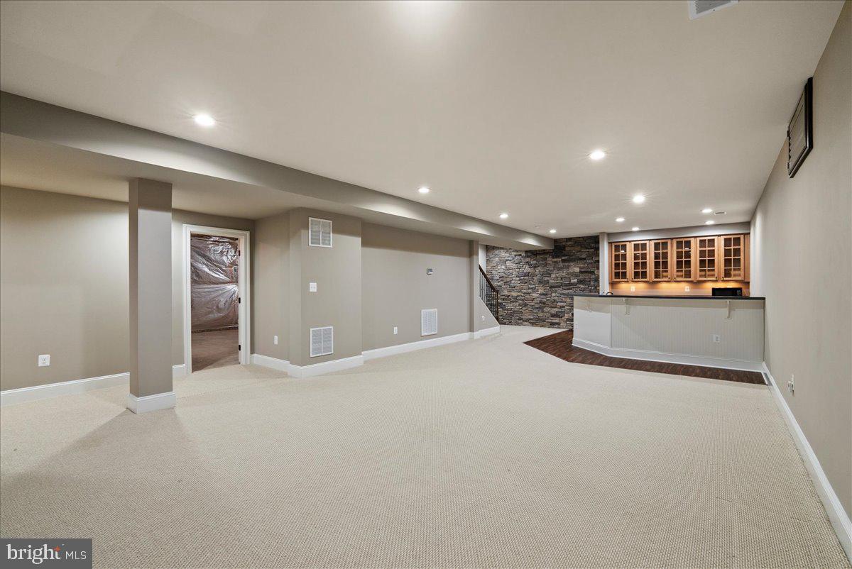 DAWSON'S CORNER - Residential