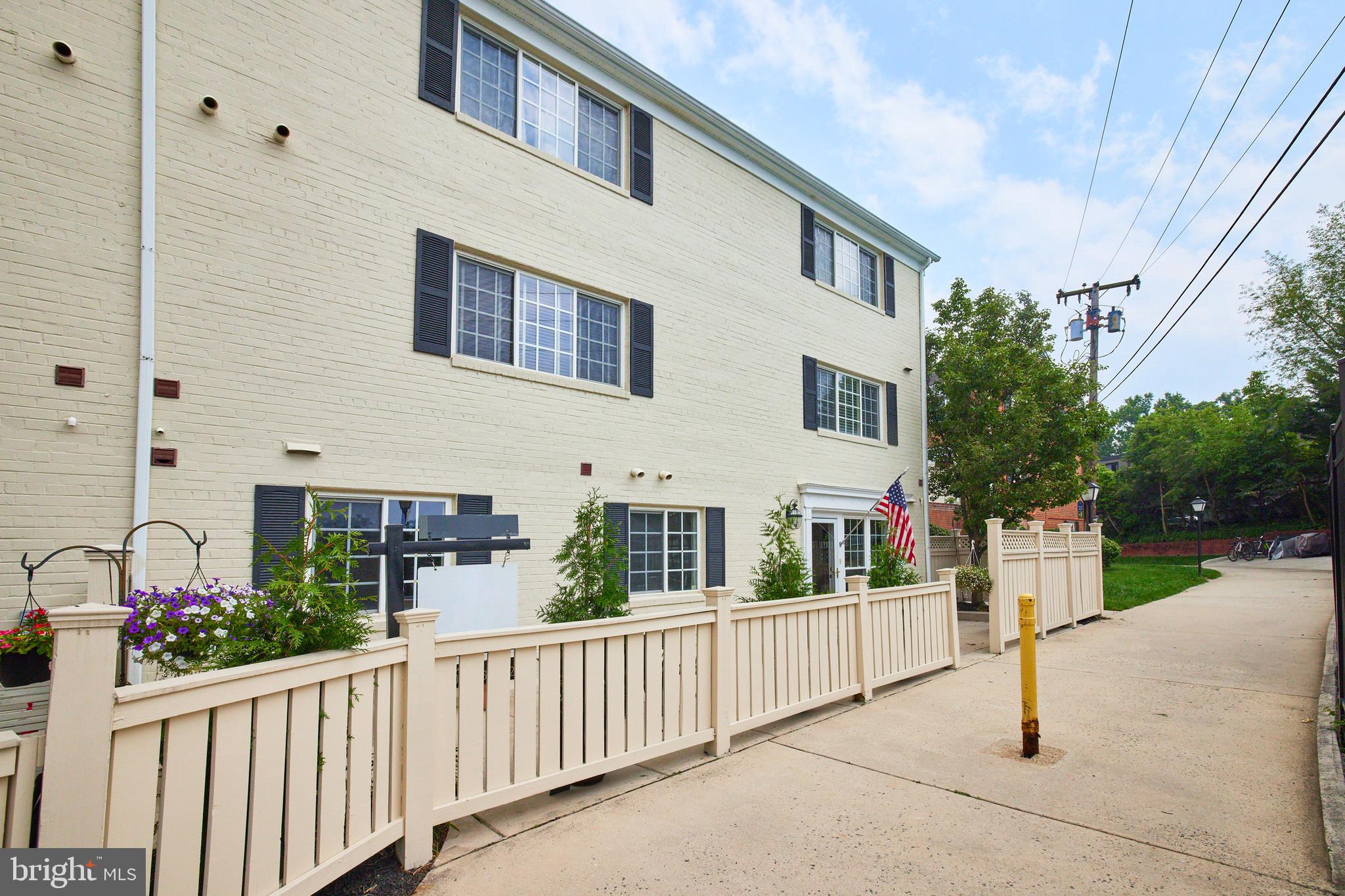 PARKSIDE AT ALEXANDRIA - Residential