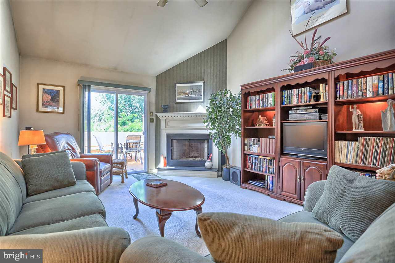 WOODLAND VIEW - Residential