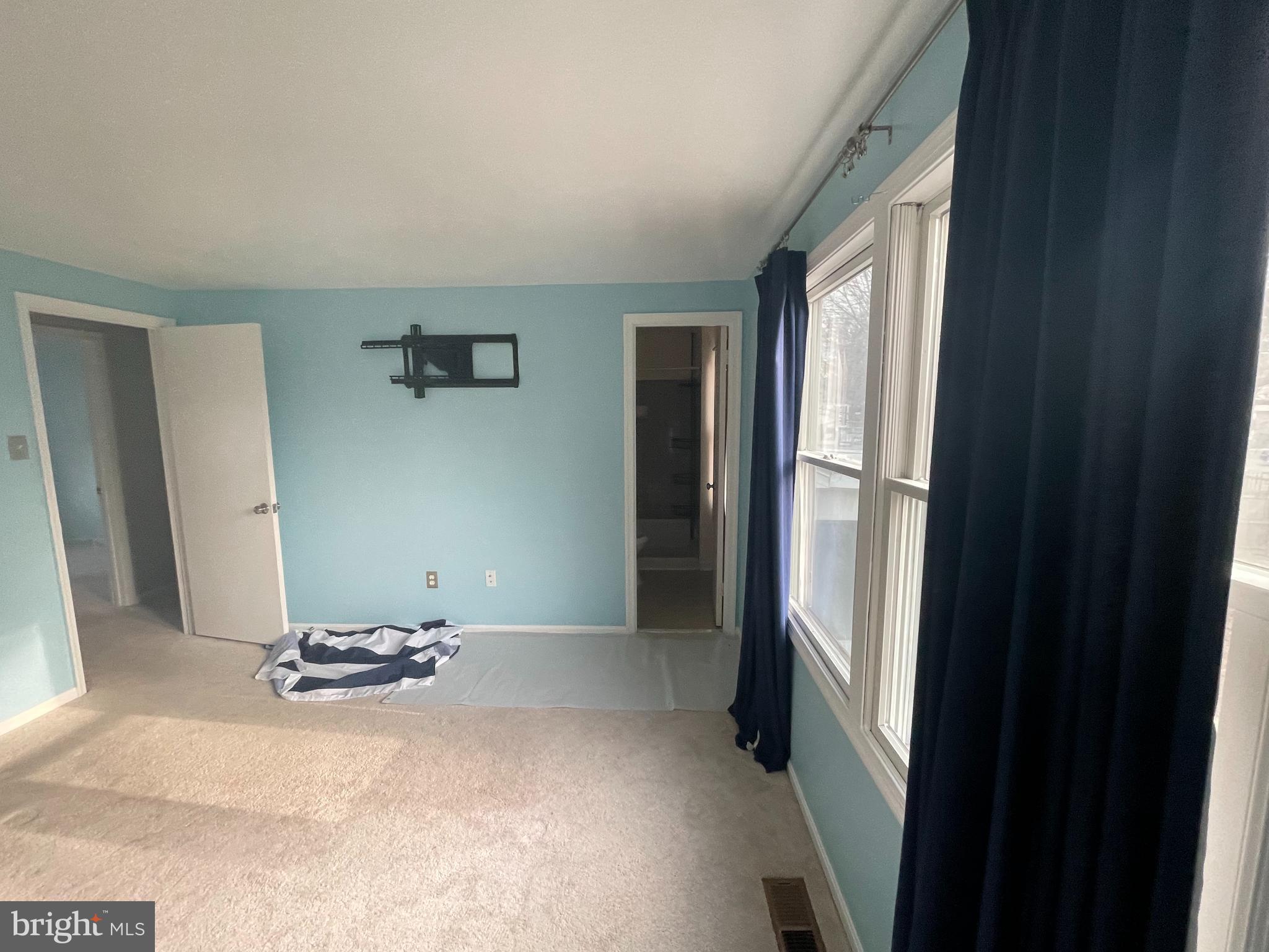 FOX MILL ESTATES - Residential Lease