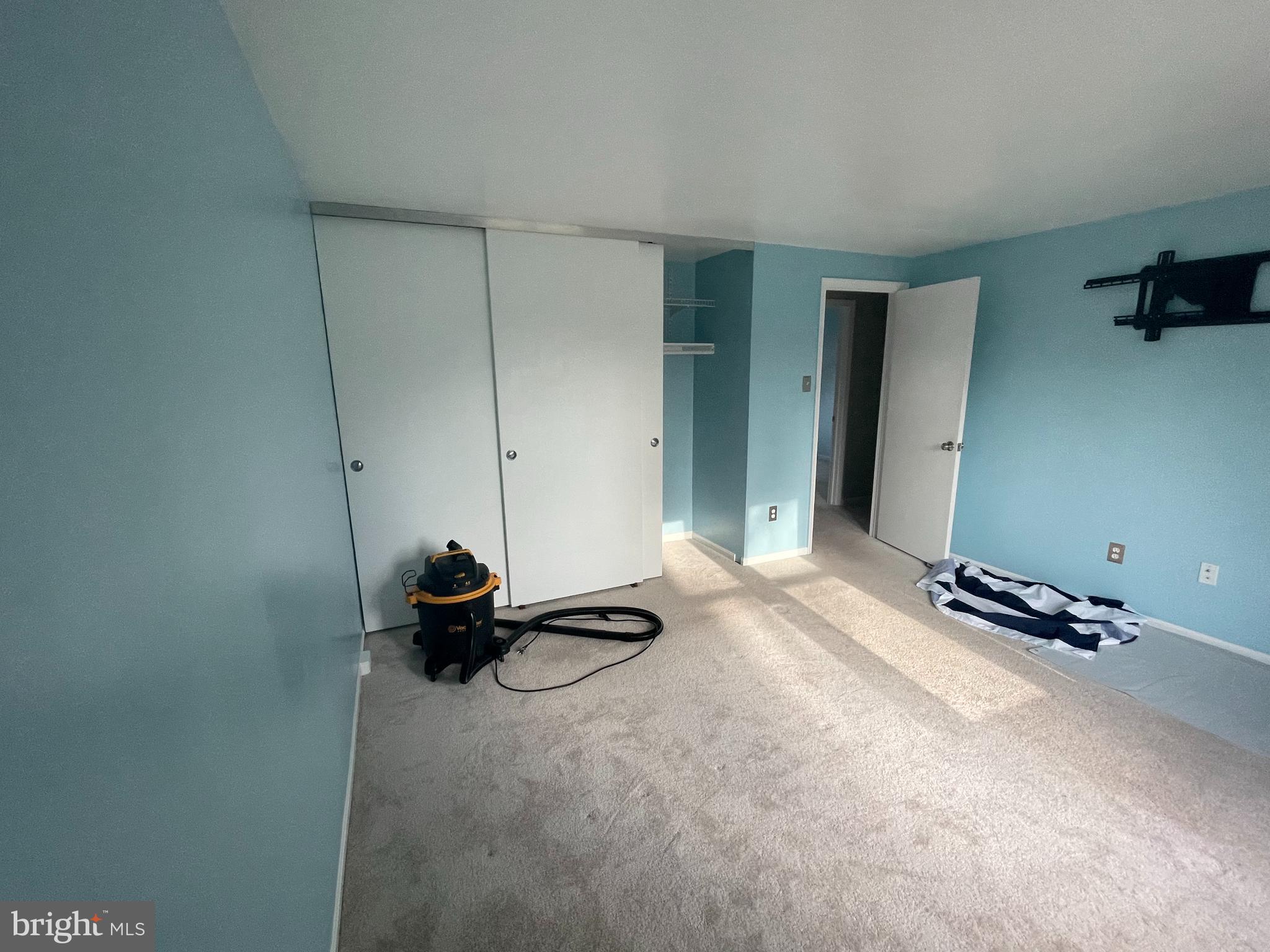 FOX MILL ESTATES - Residential Lease