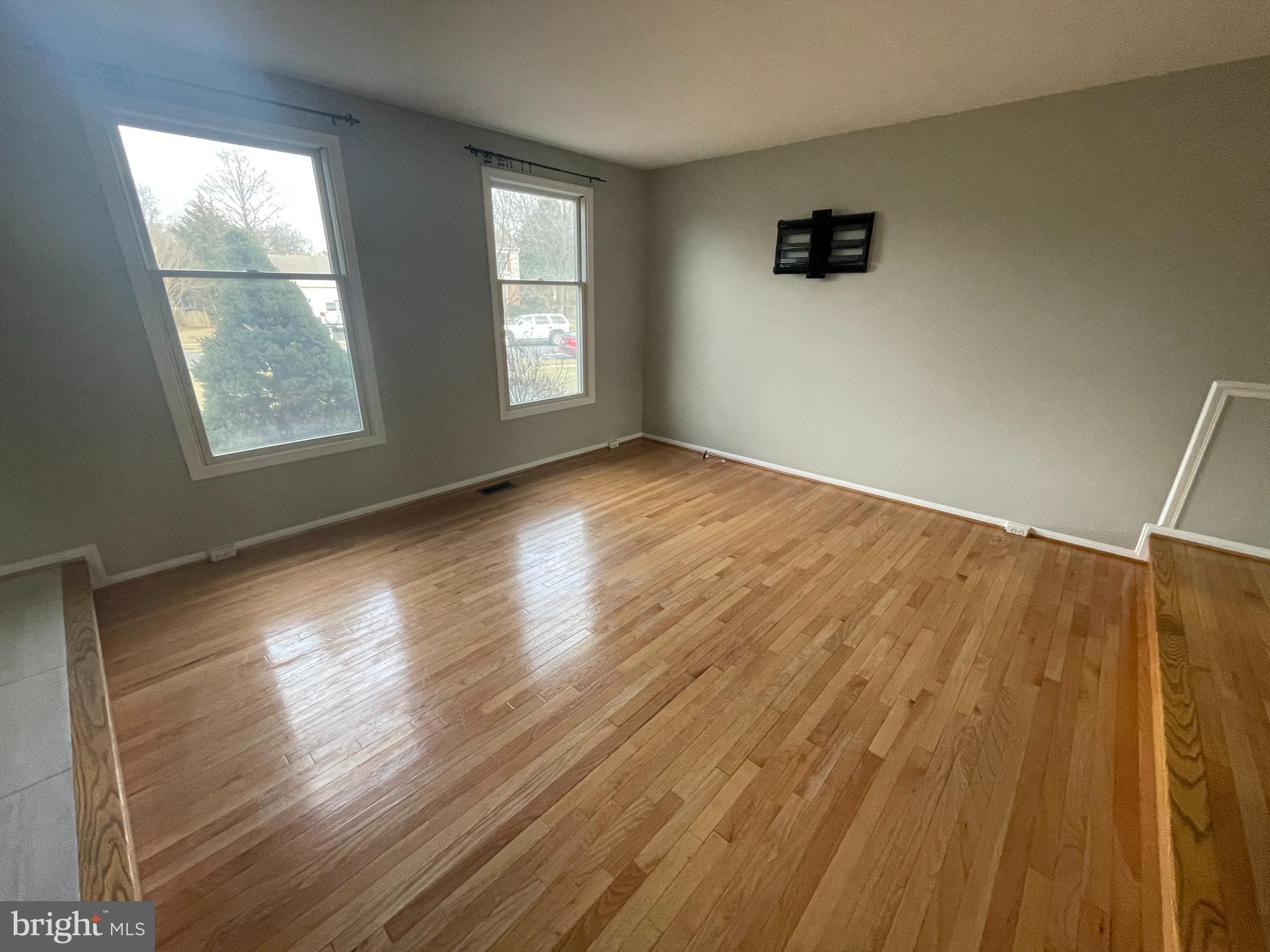 FOX MILL ESTATES - Residential Lease