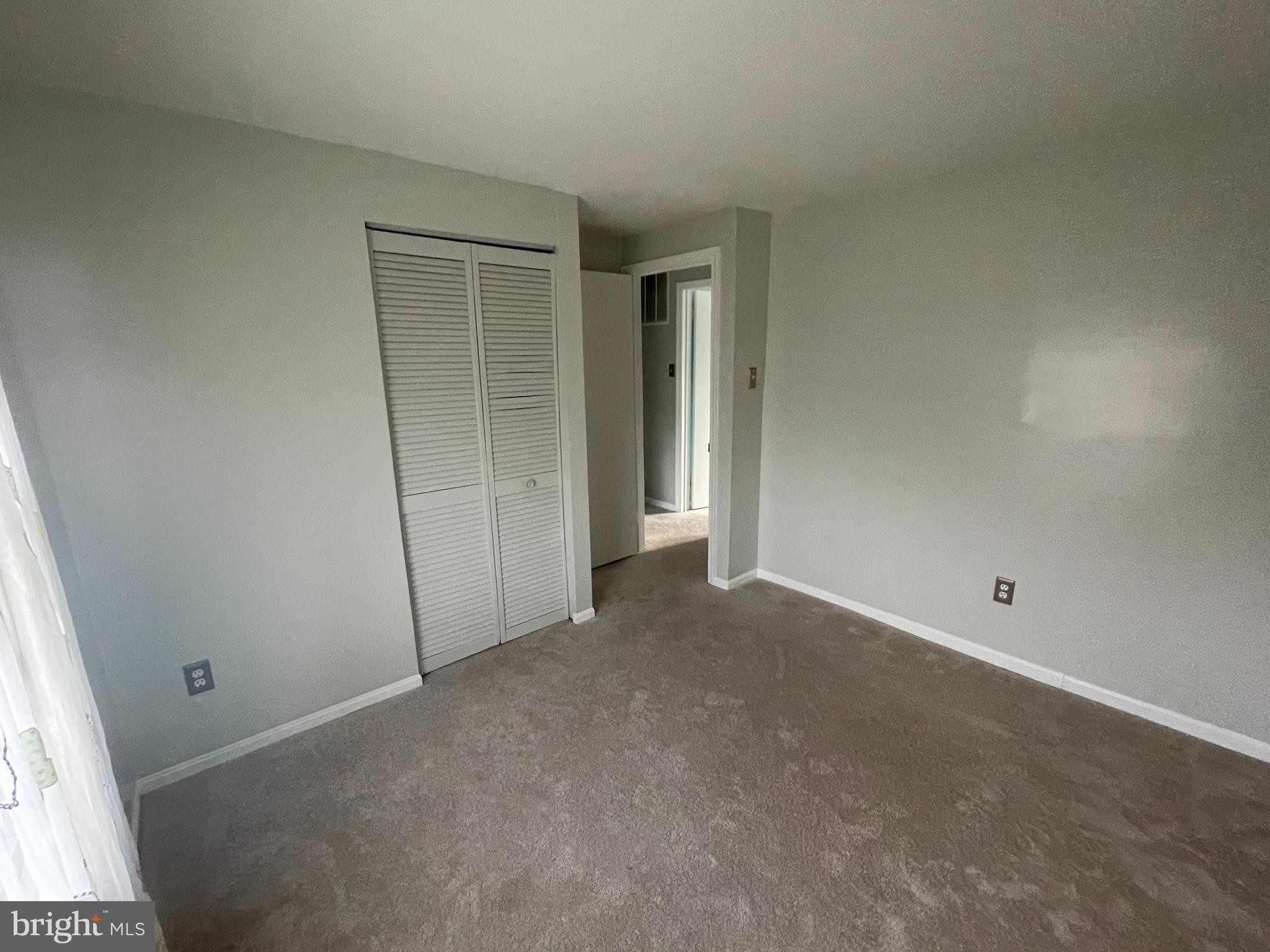 FOX MILL ESTATES - Residential Lease