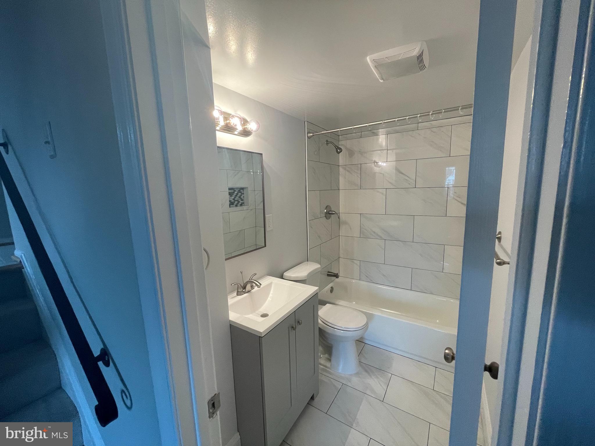 FOX MILL ESTATES - Residential Lease