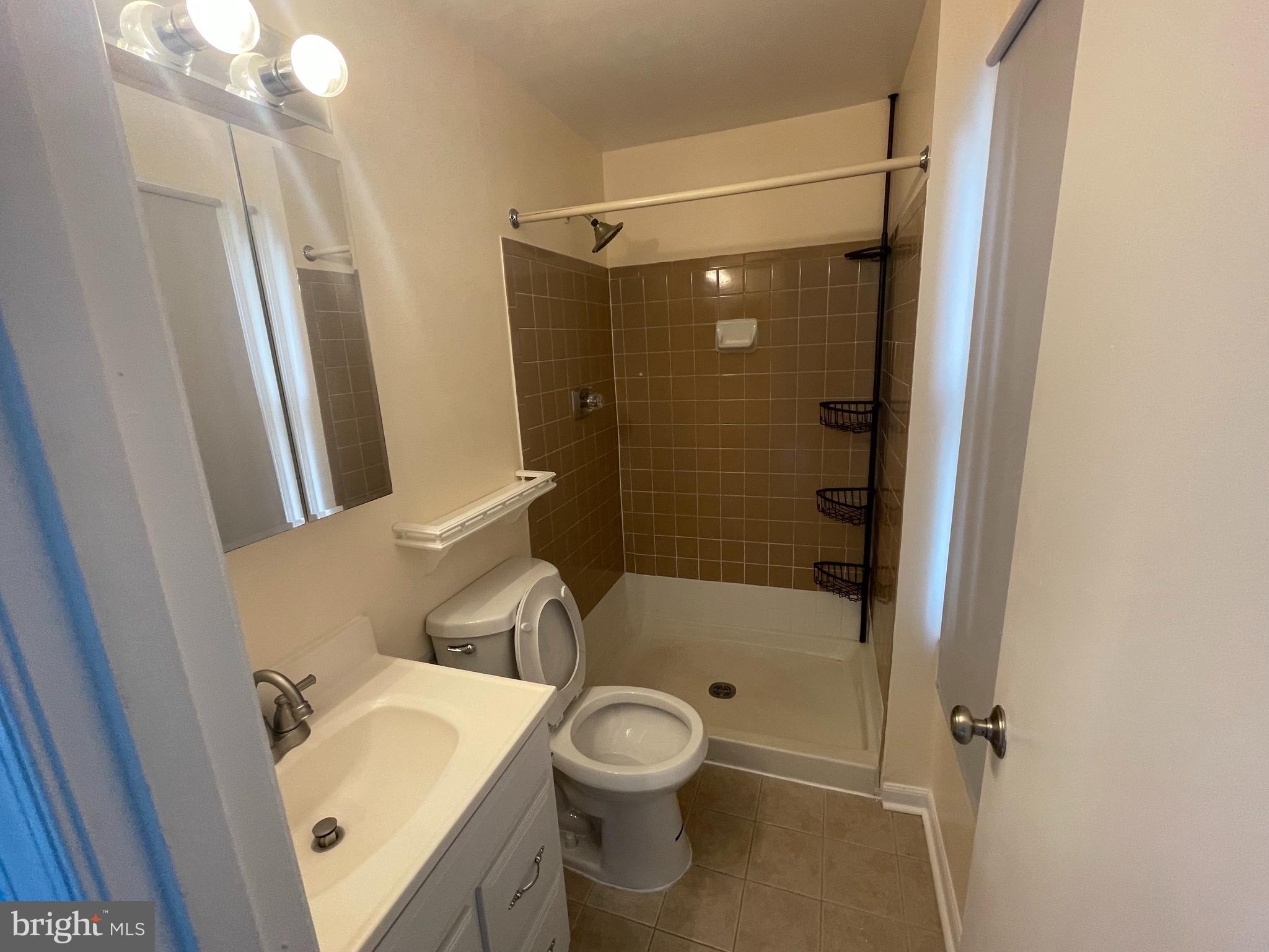 FOX MILL ESTATES - Residential Lease