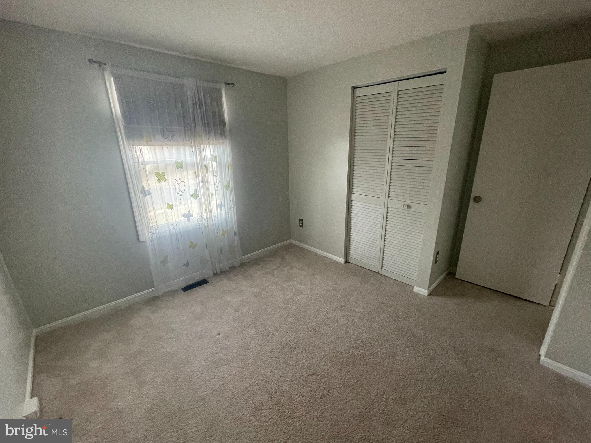 FOX MILL ESTATES - Residential Lease