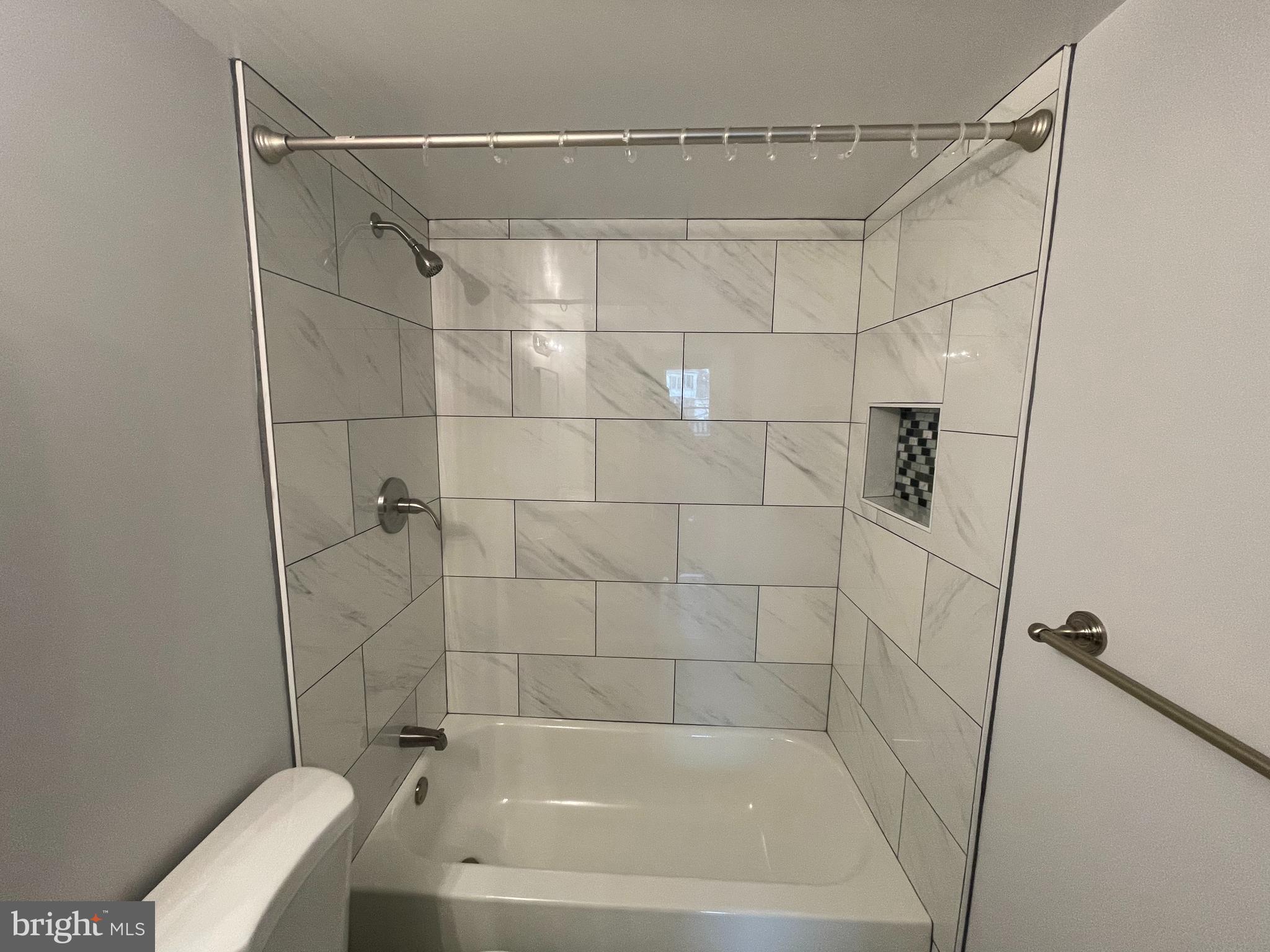 FOX MILL ESTATES - Residential Lease