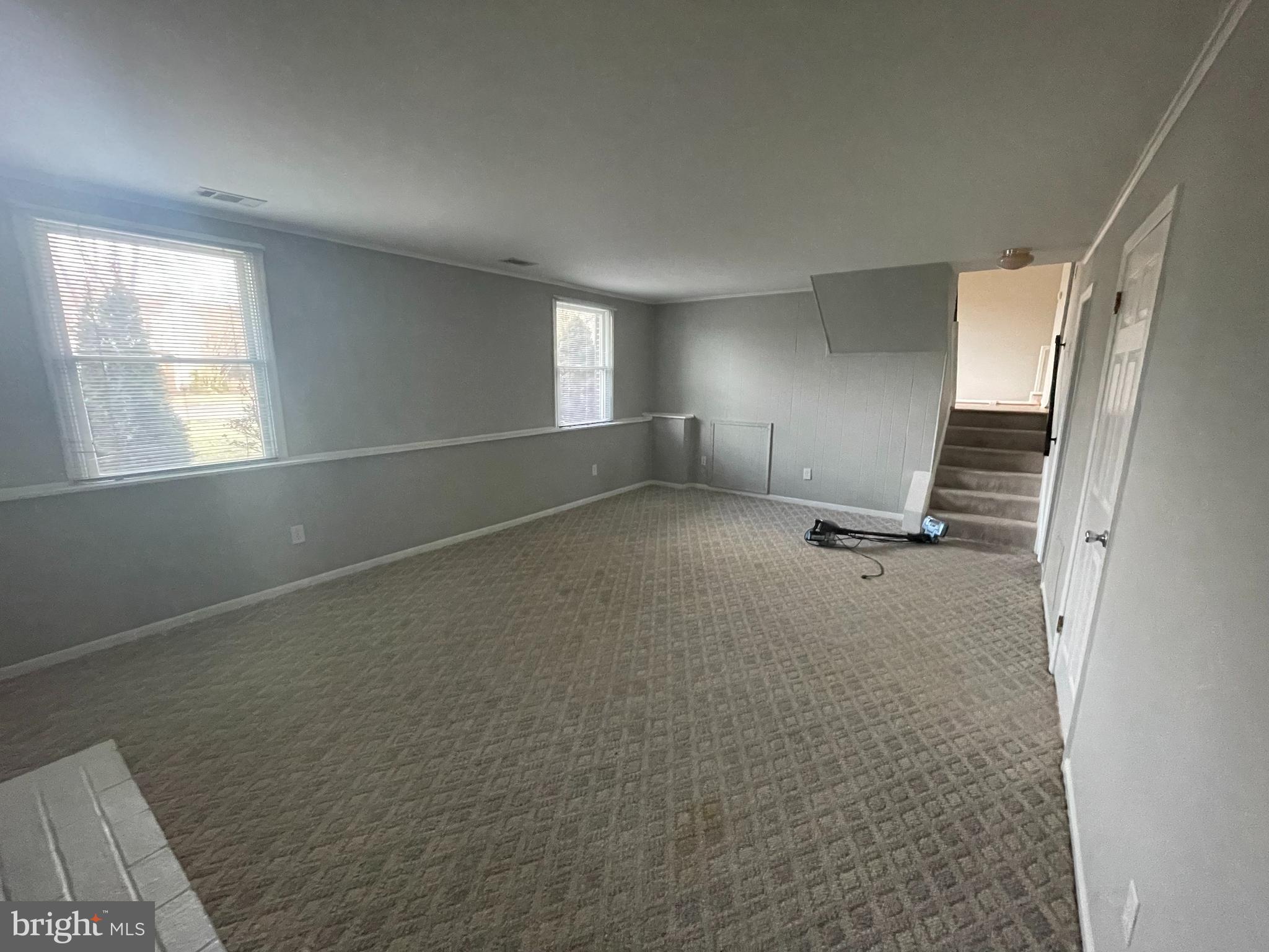 FOX MILL ESTATES - Residential Lease