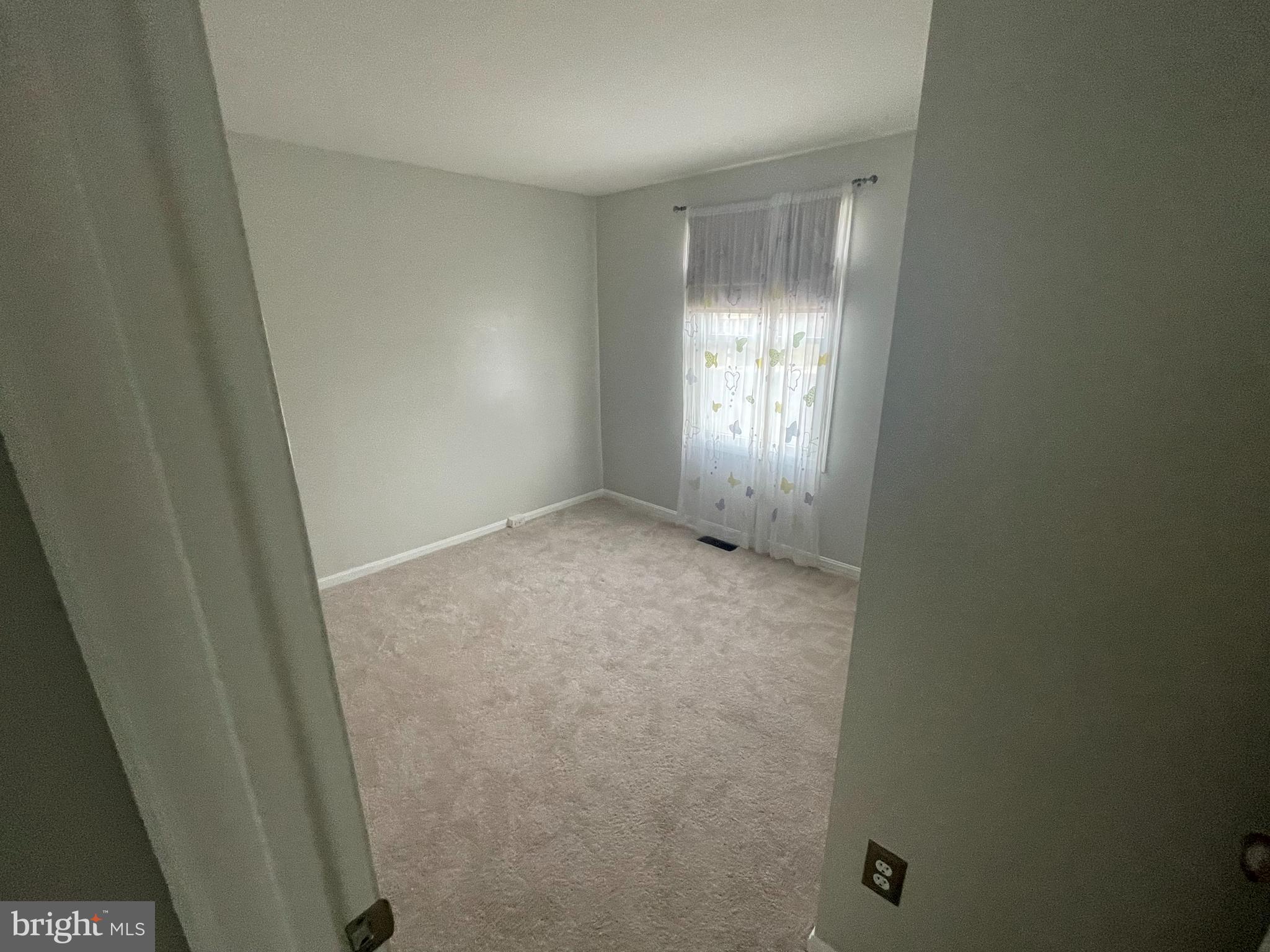 FOX MILL ESTATES - Residential Lease