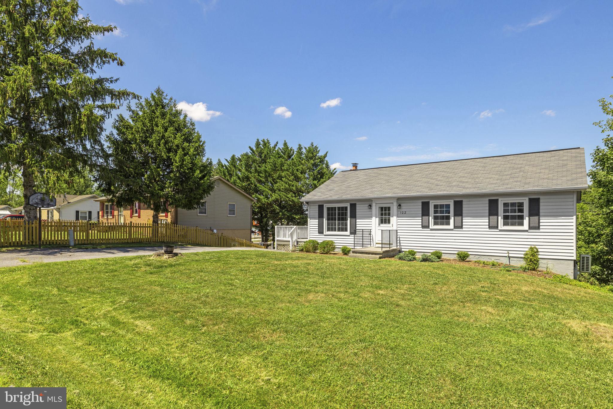 102 LINWOOD COURT