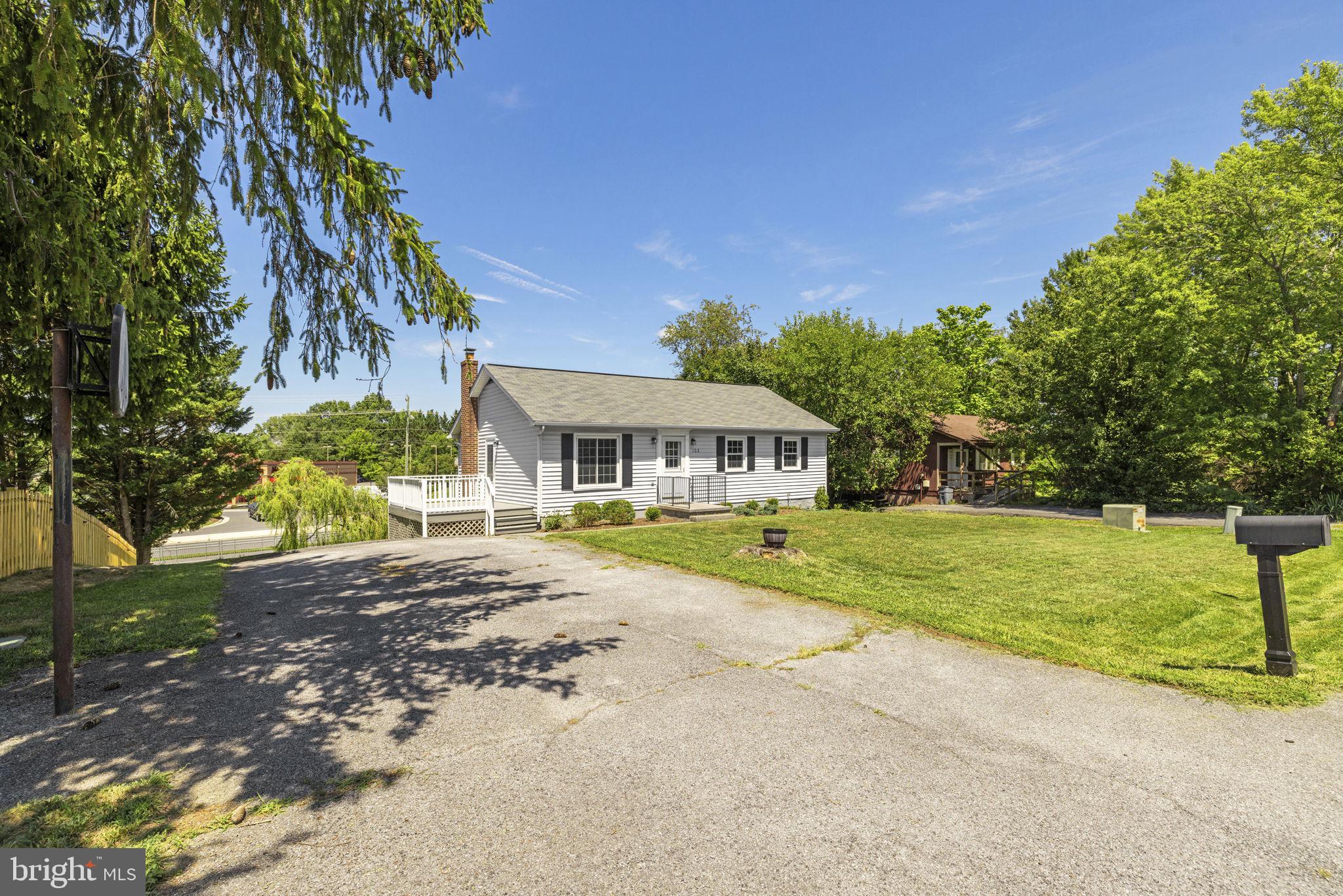 102 LINWOOD COURT