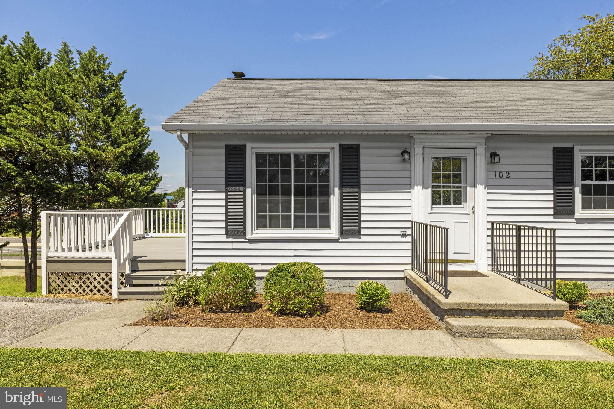 102 LINWOOD COURT