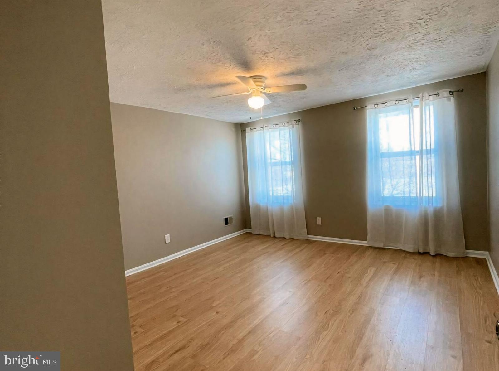 UPTON - Residential Lease