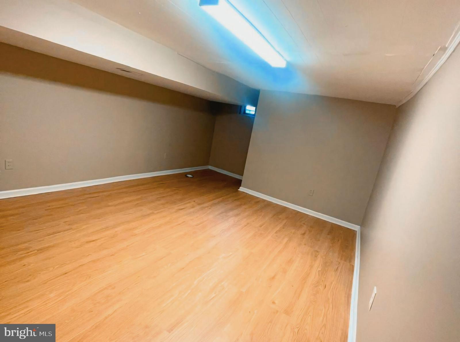 UPTON - Residential Lease