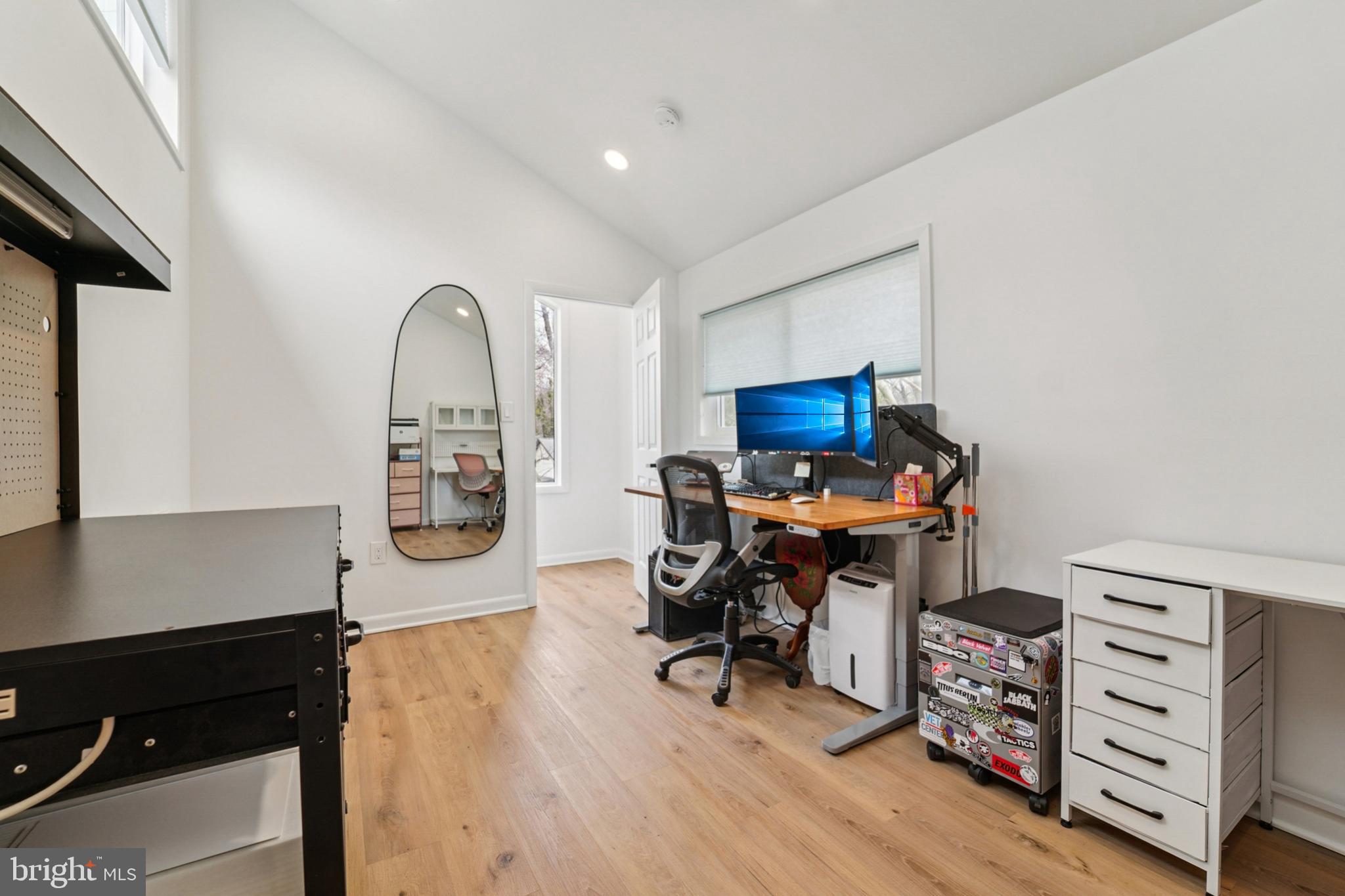 OAKLAND MILLS - Residential