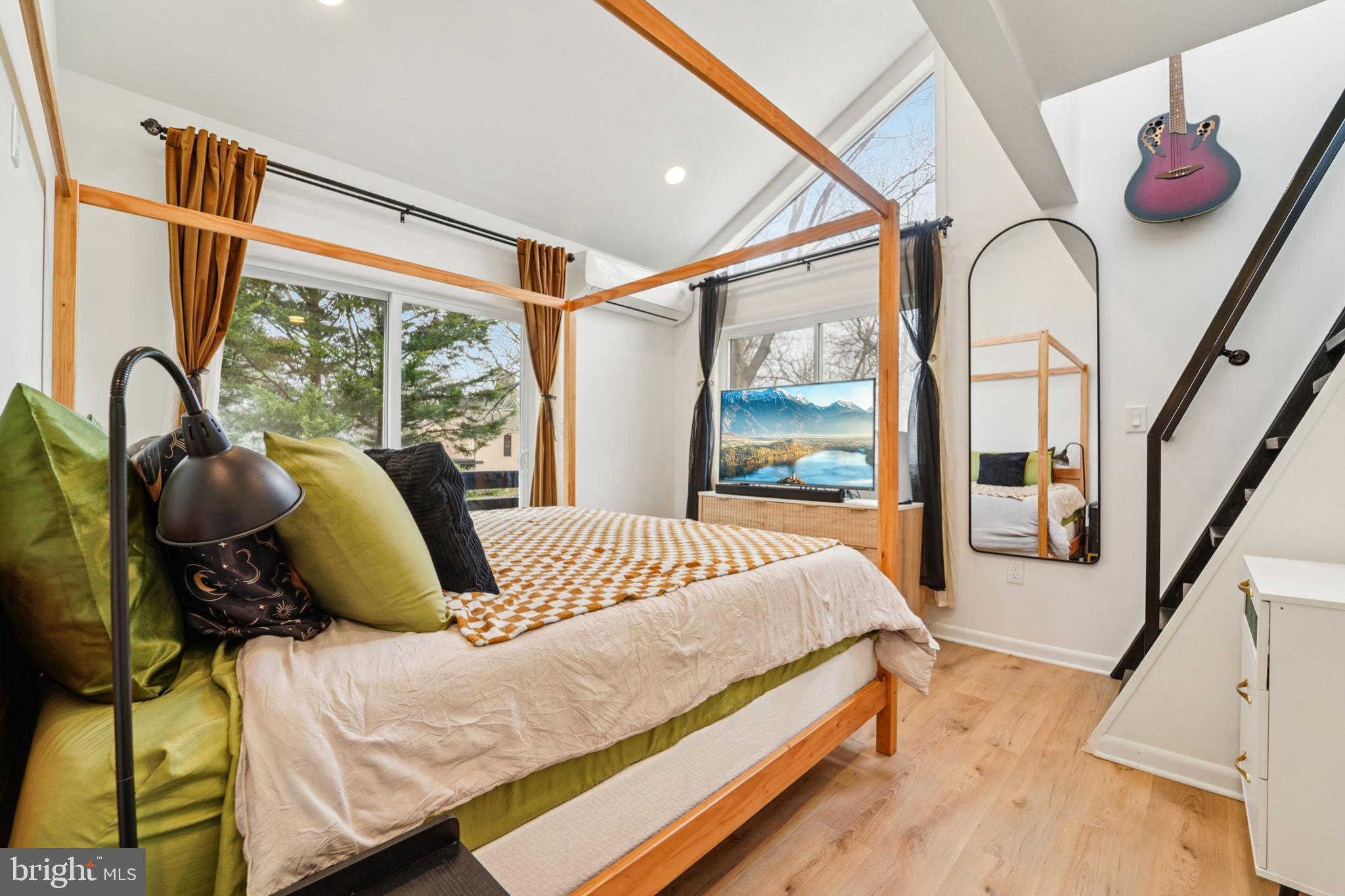 OAKLAND MILLS - Residential