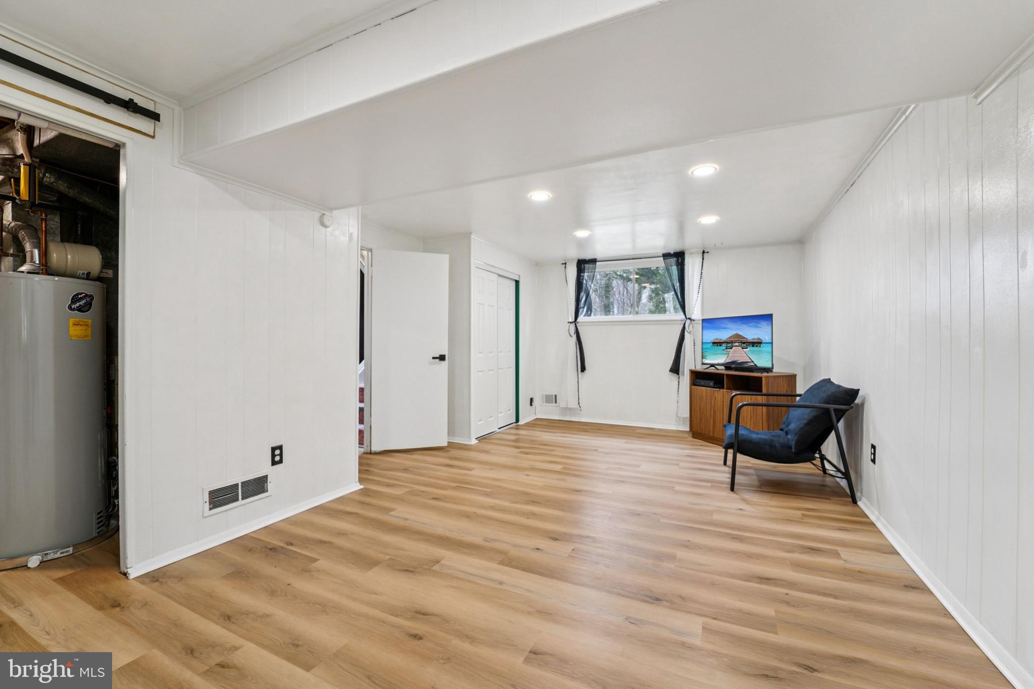 OAKLAND MILLS - Residential