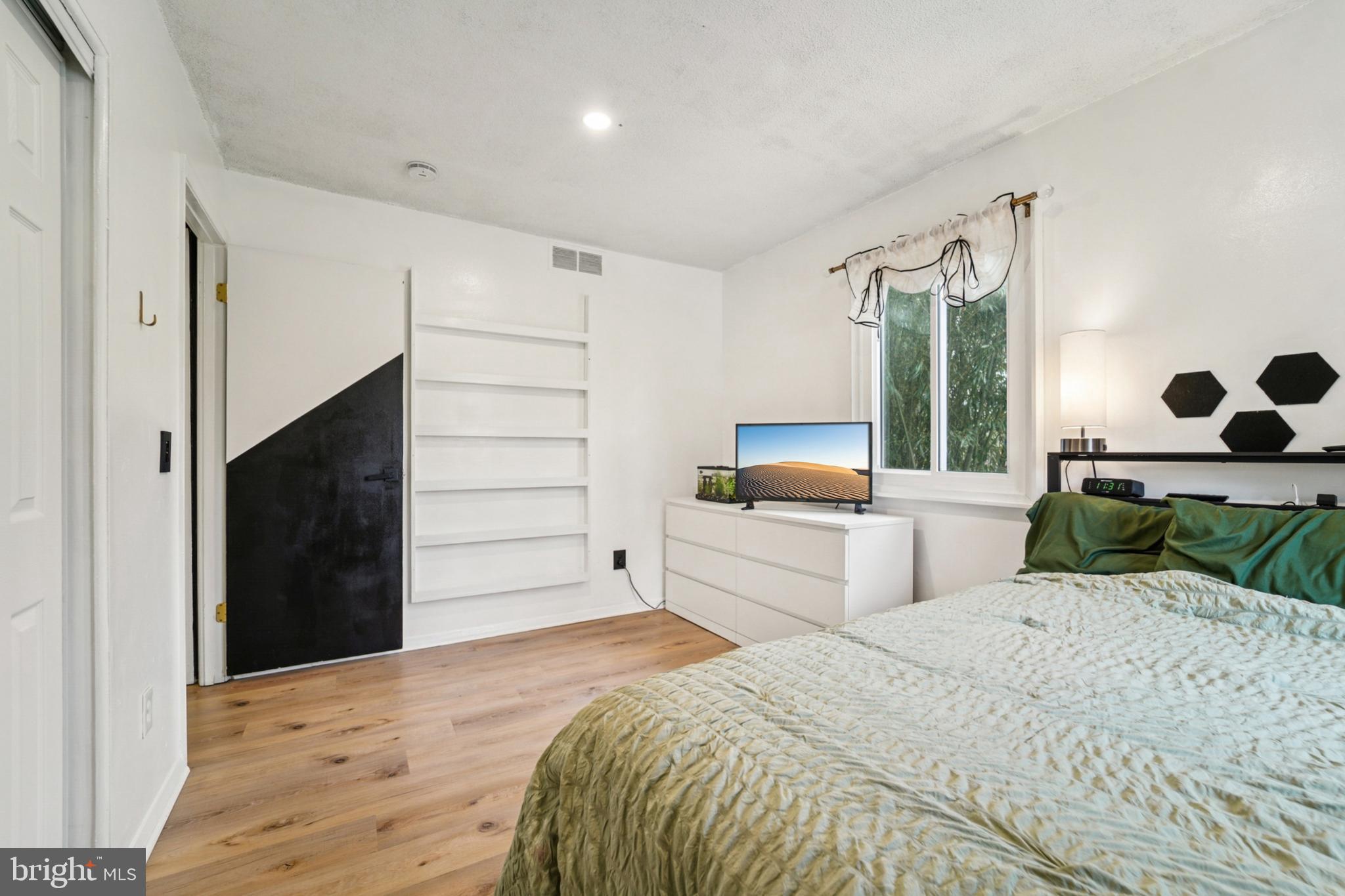 OAKLAND MILLS - Residential