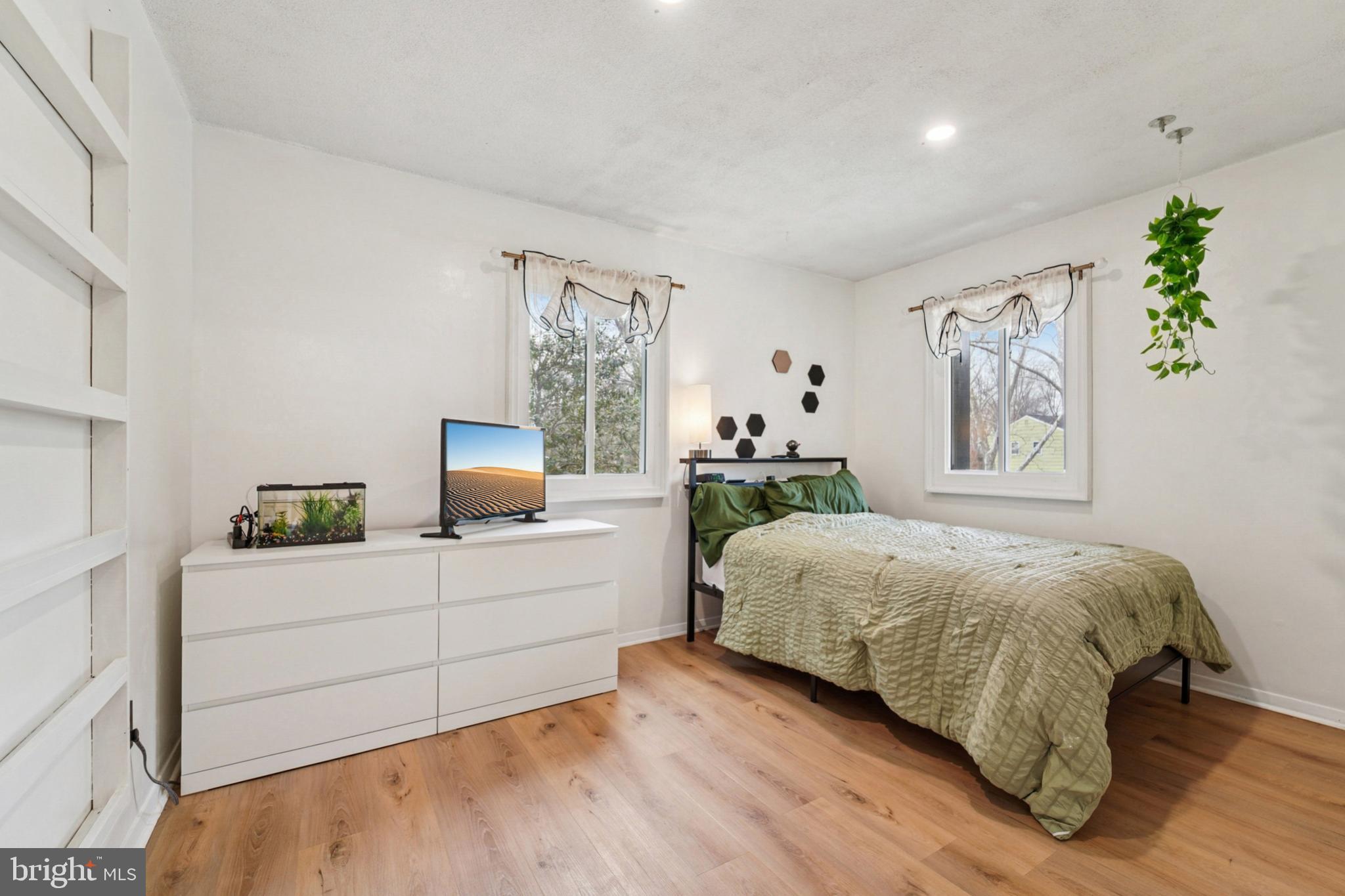 OAKLAND MILLS - Residential