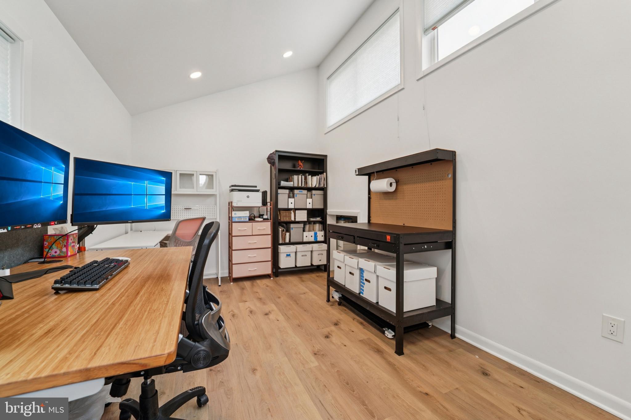 OAKLAND MILLS - Residential