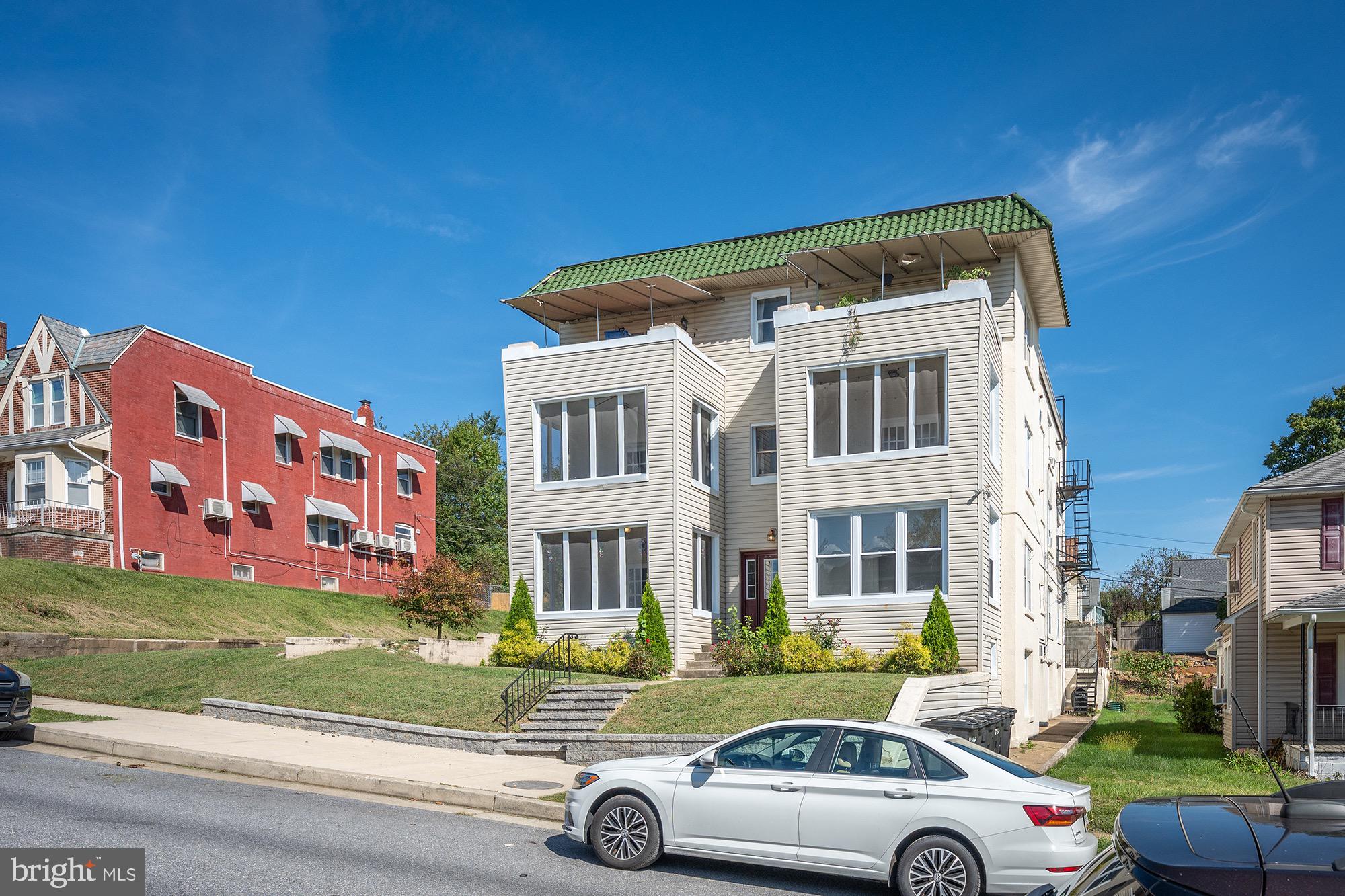 PARADISE - Residential Lease