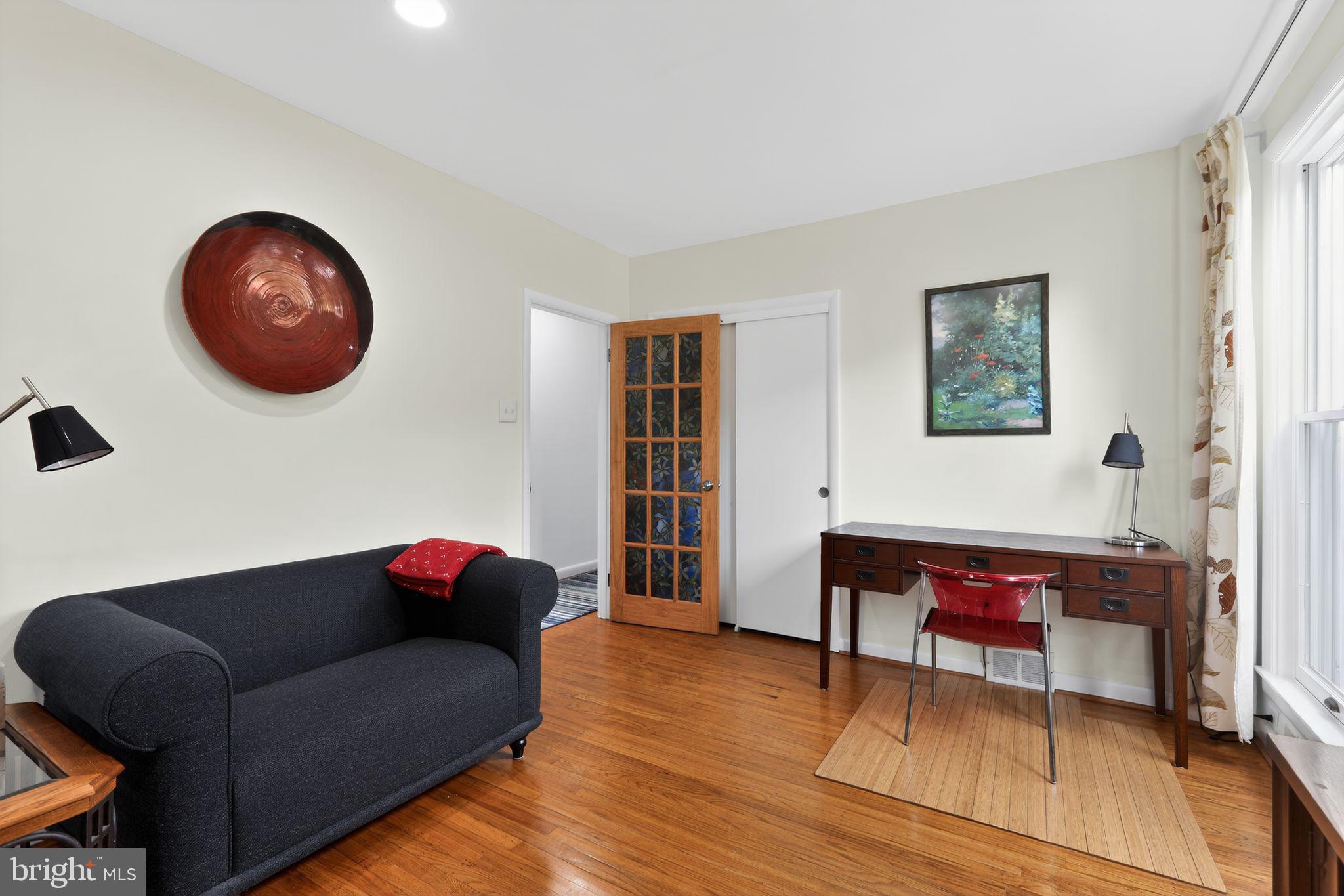 ROXBOROUGH - Residential