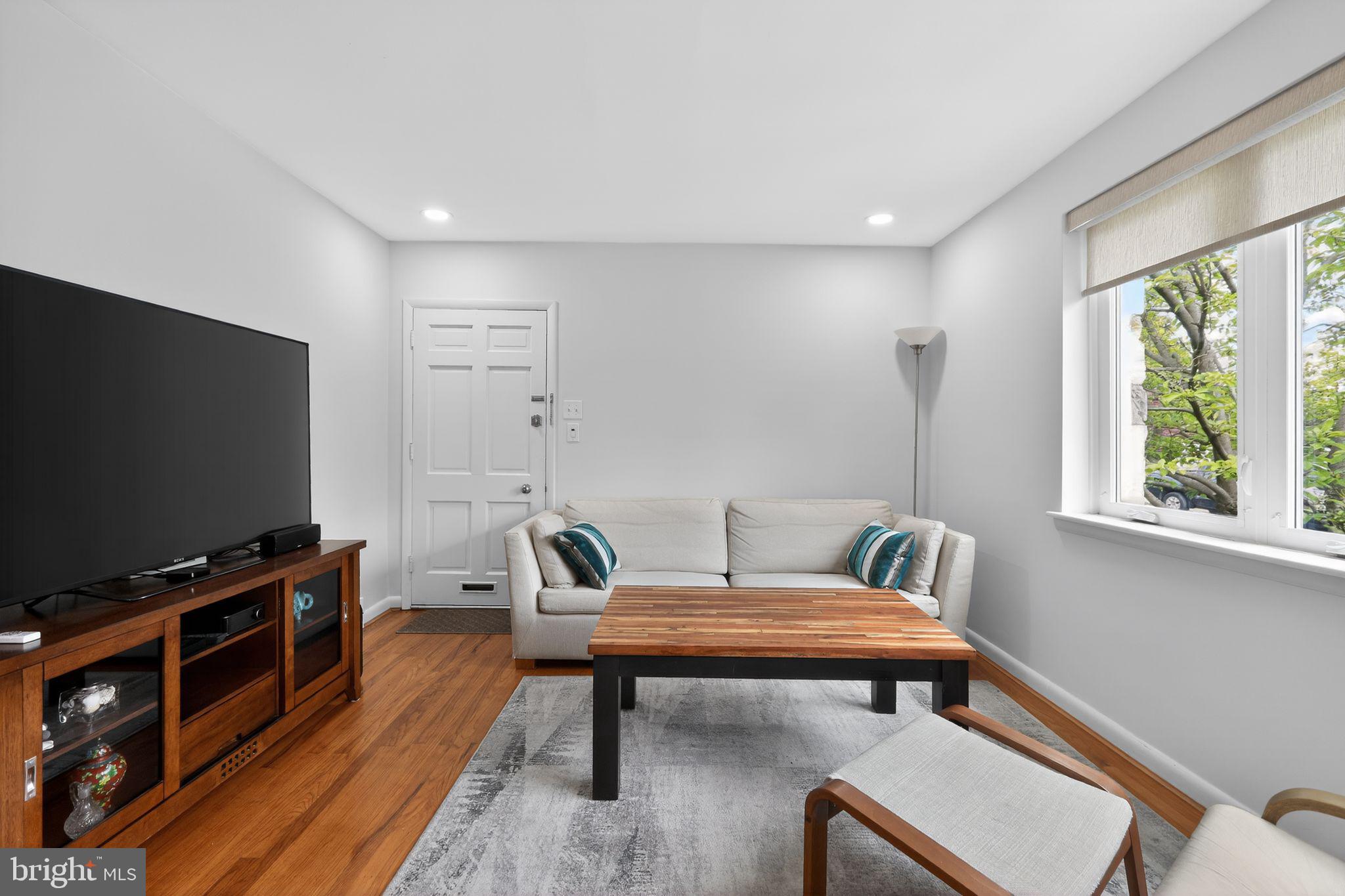 ROXBOROUGH - Residential