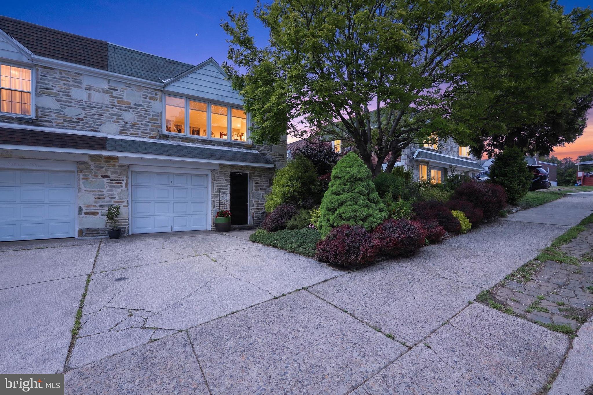 ROXBOROUGH - Residential