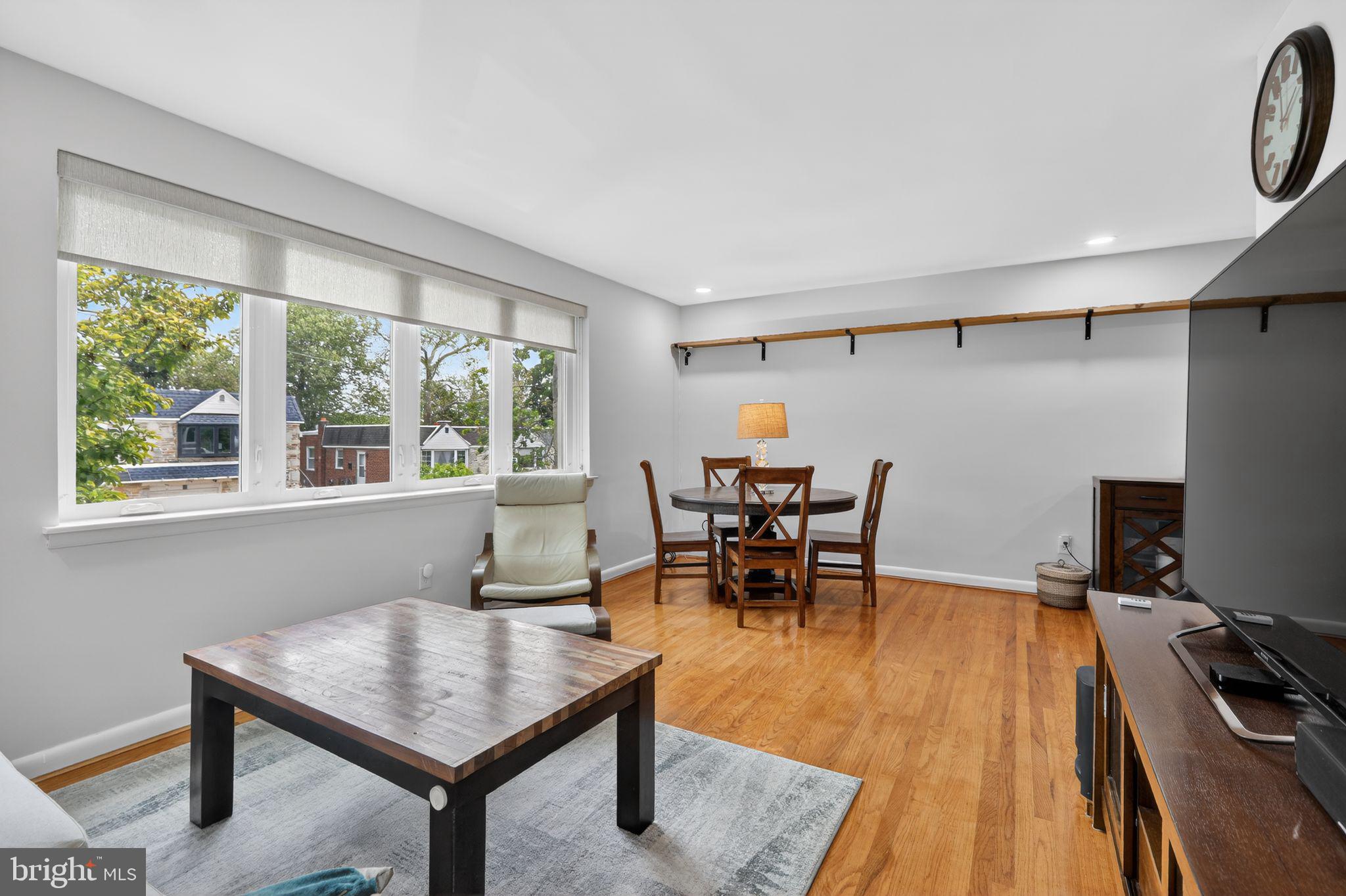 ROXBOROUGH - Residential