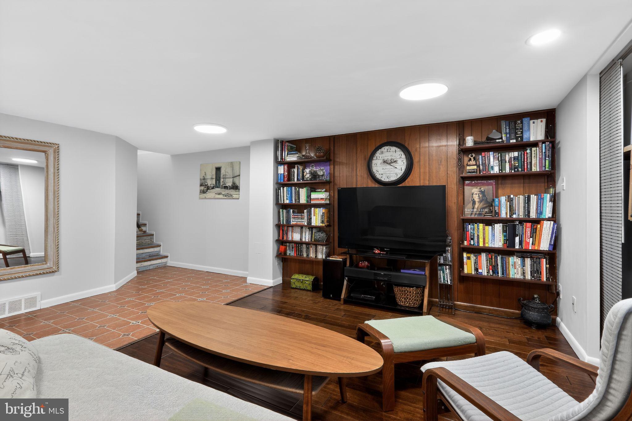 ROXBOROUGH - Residential
