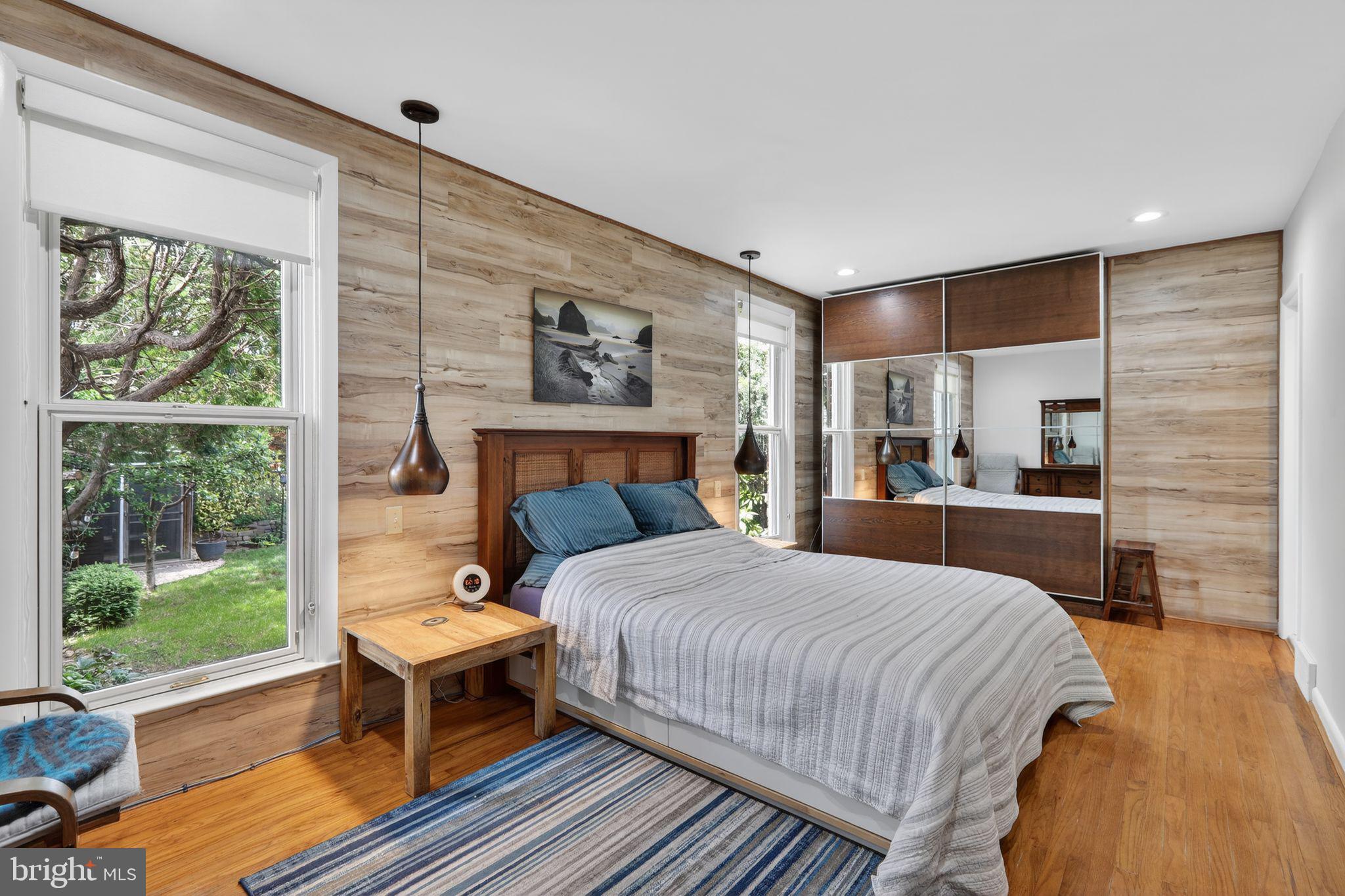 ROXBOROUGH - Residential