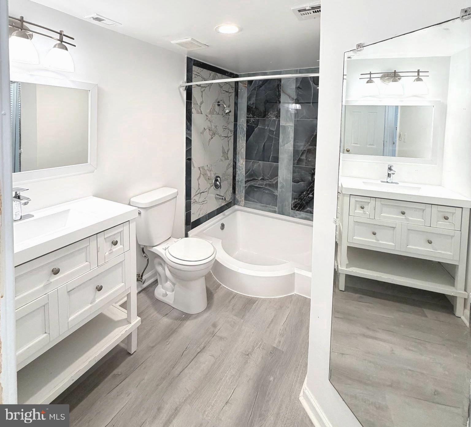 HUNTLEY SQUARE CONDOMINIUMS - Residential