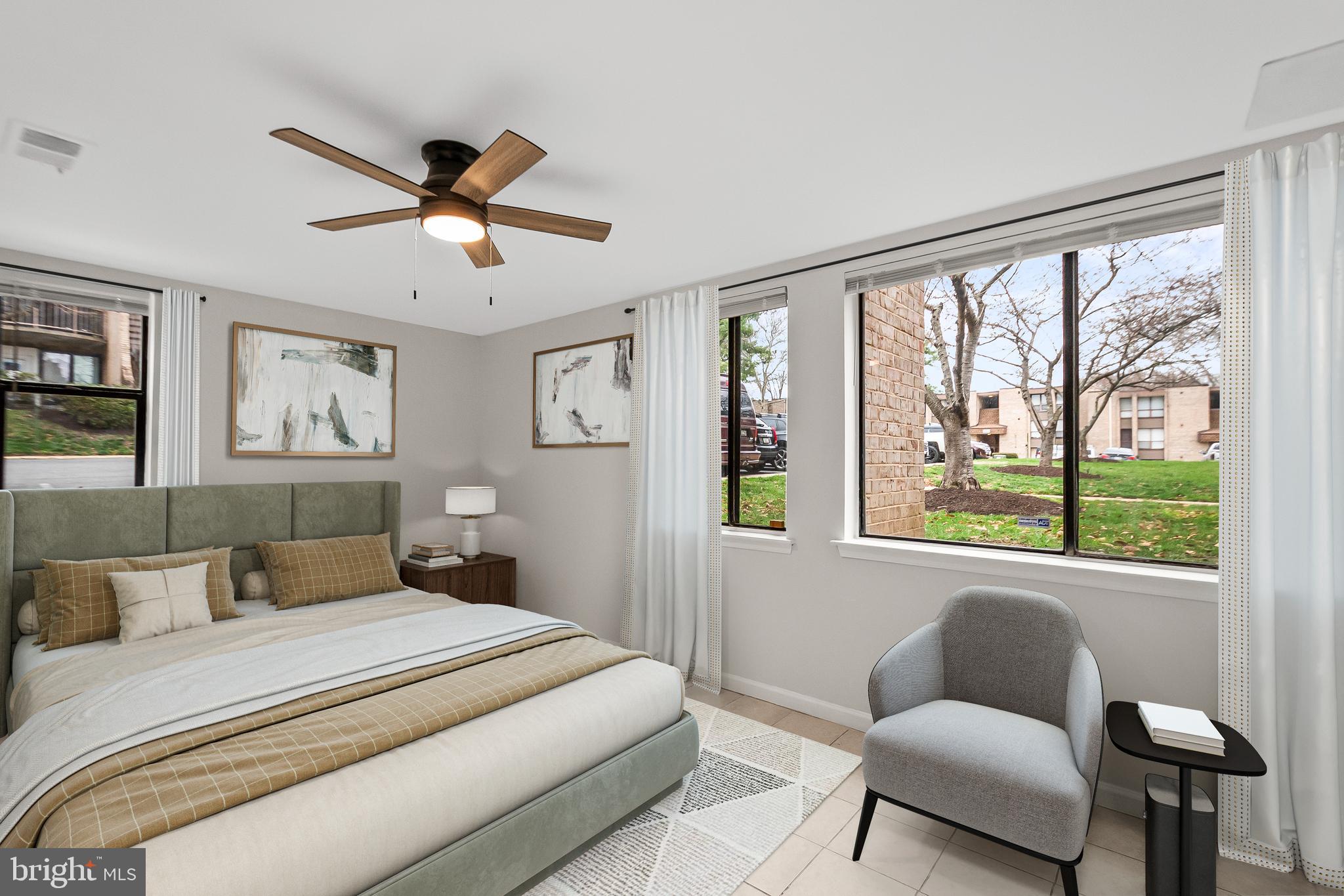 HUNTLEY SQUARE CONDOMINIUMS - Residential