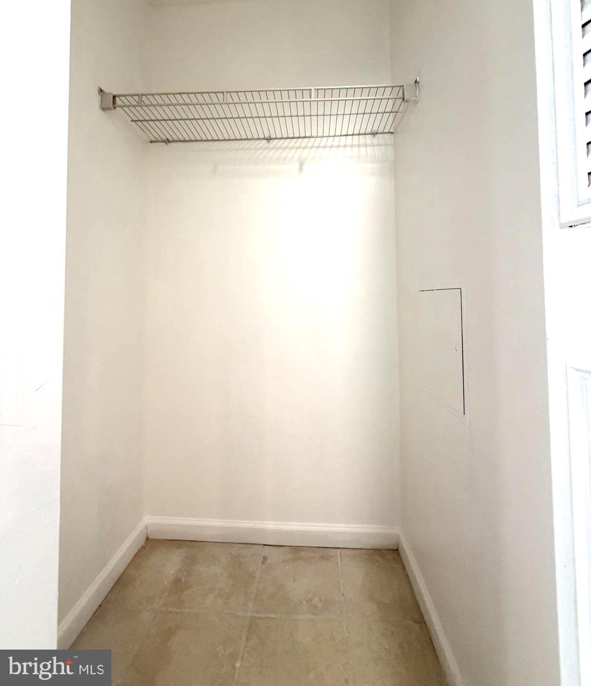 HUNTLEY SQUARE CONDOMINIUMS - Residential