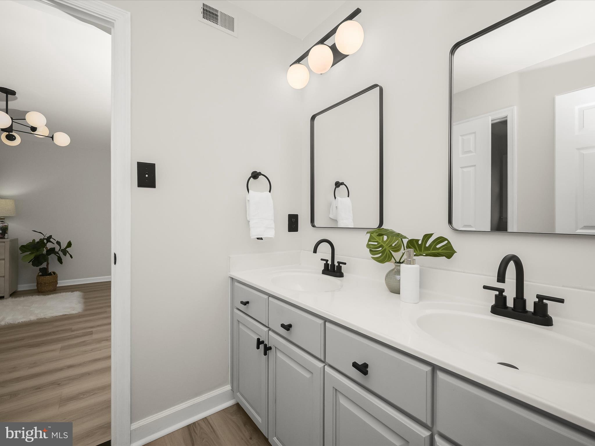 FOX VALLEY ESTATES - Residential