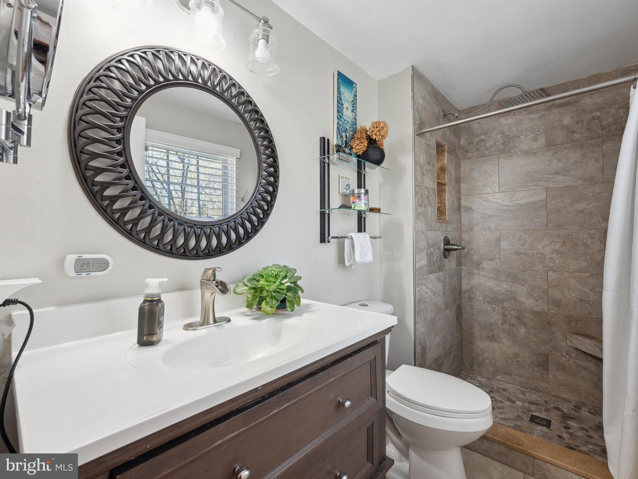 LAKE RIDGE - Residential