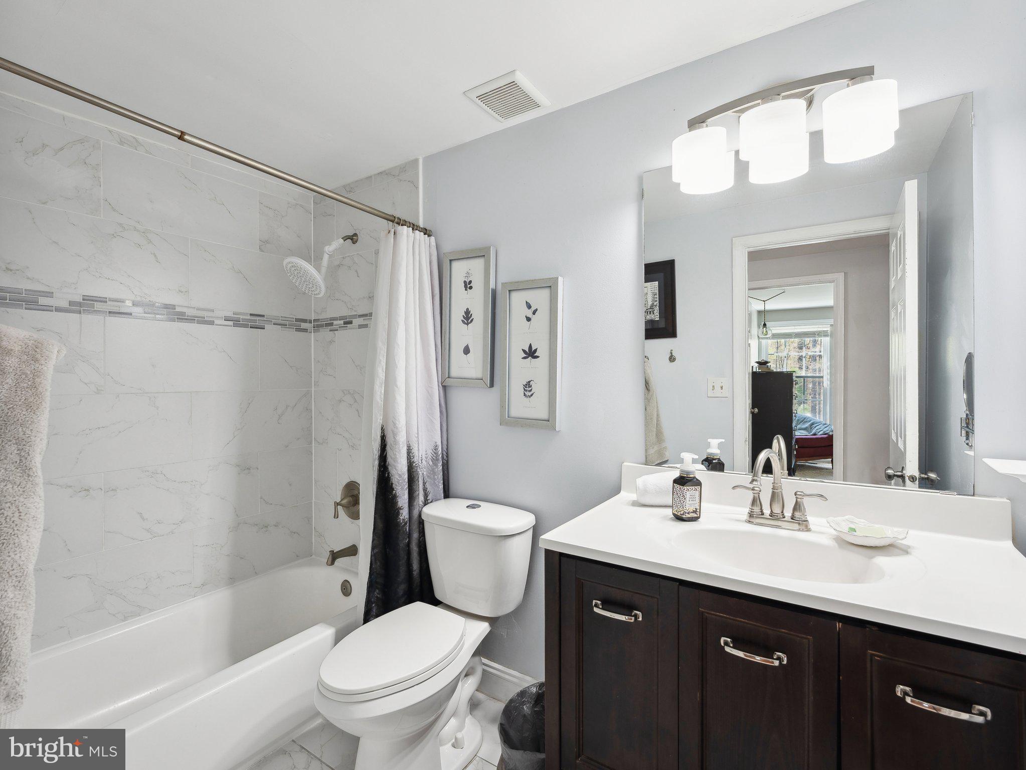 LAKE RIDGE - Residential