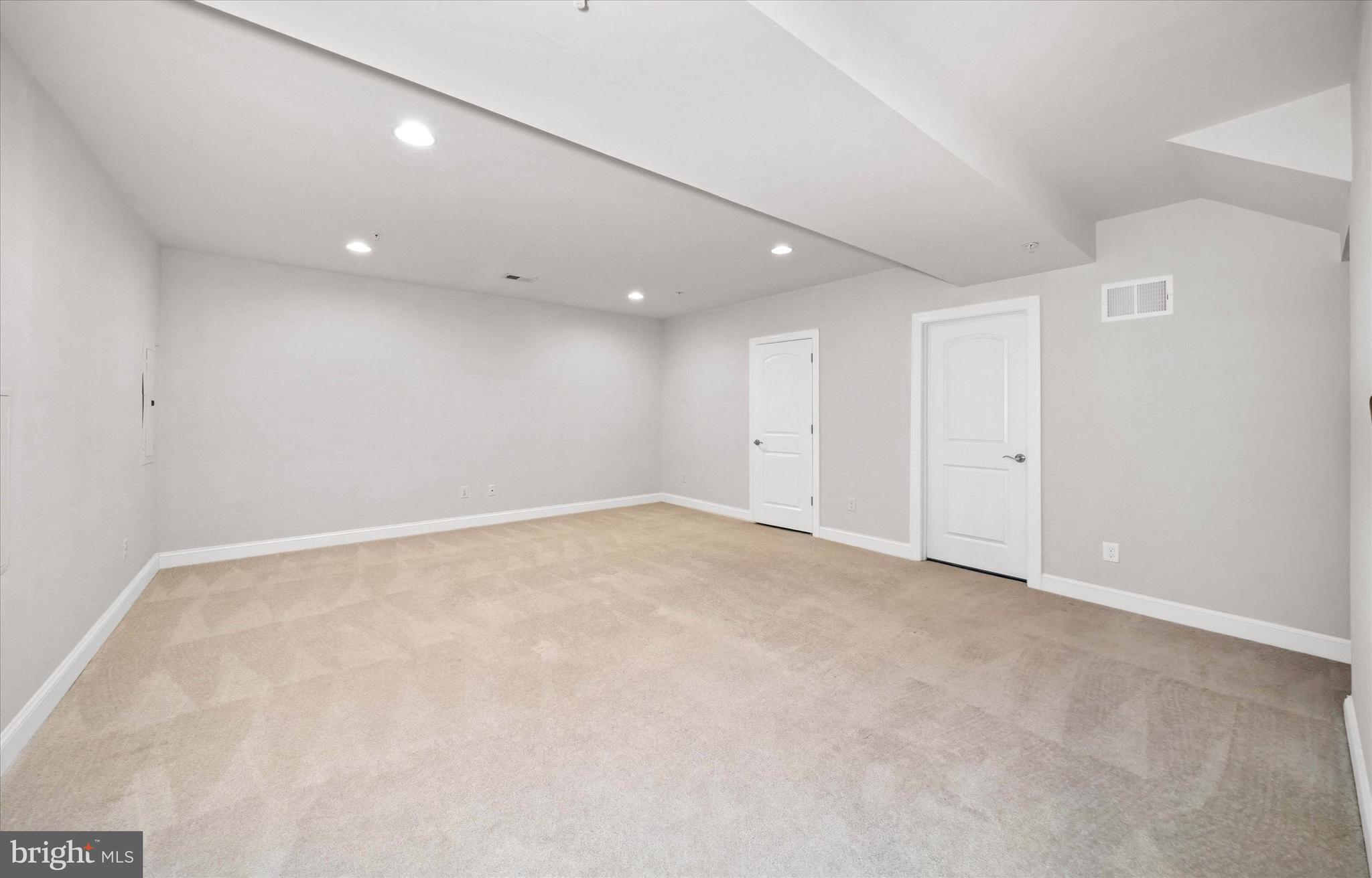 THE RES AT ROSE TREE - Residential