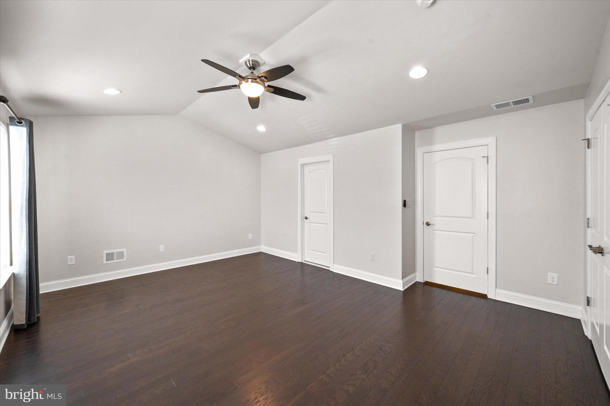 THE RES AT ROSE TREE - Residential