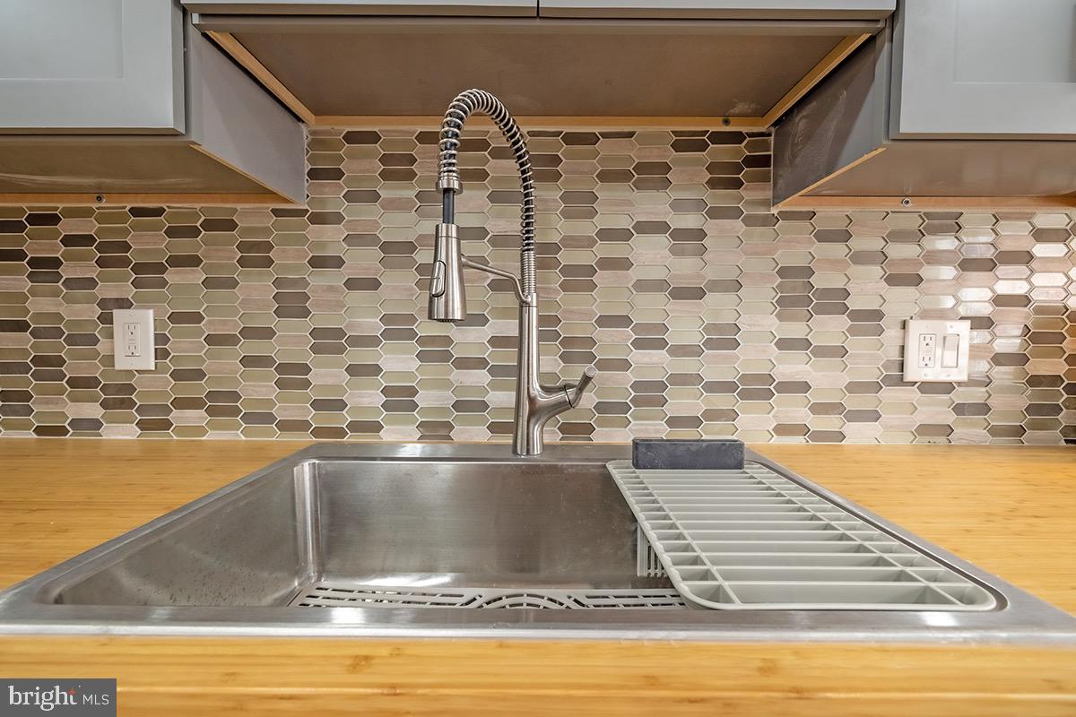 PHILADELPHIA (SOUTHWEST) - Residential