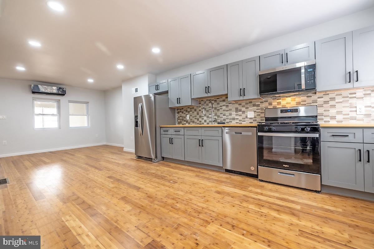 PHILADELPHIA (SOUTHWEST) - Residential