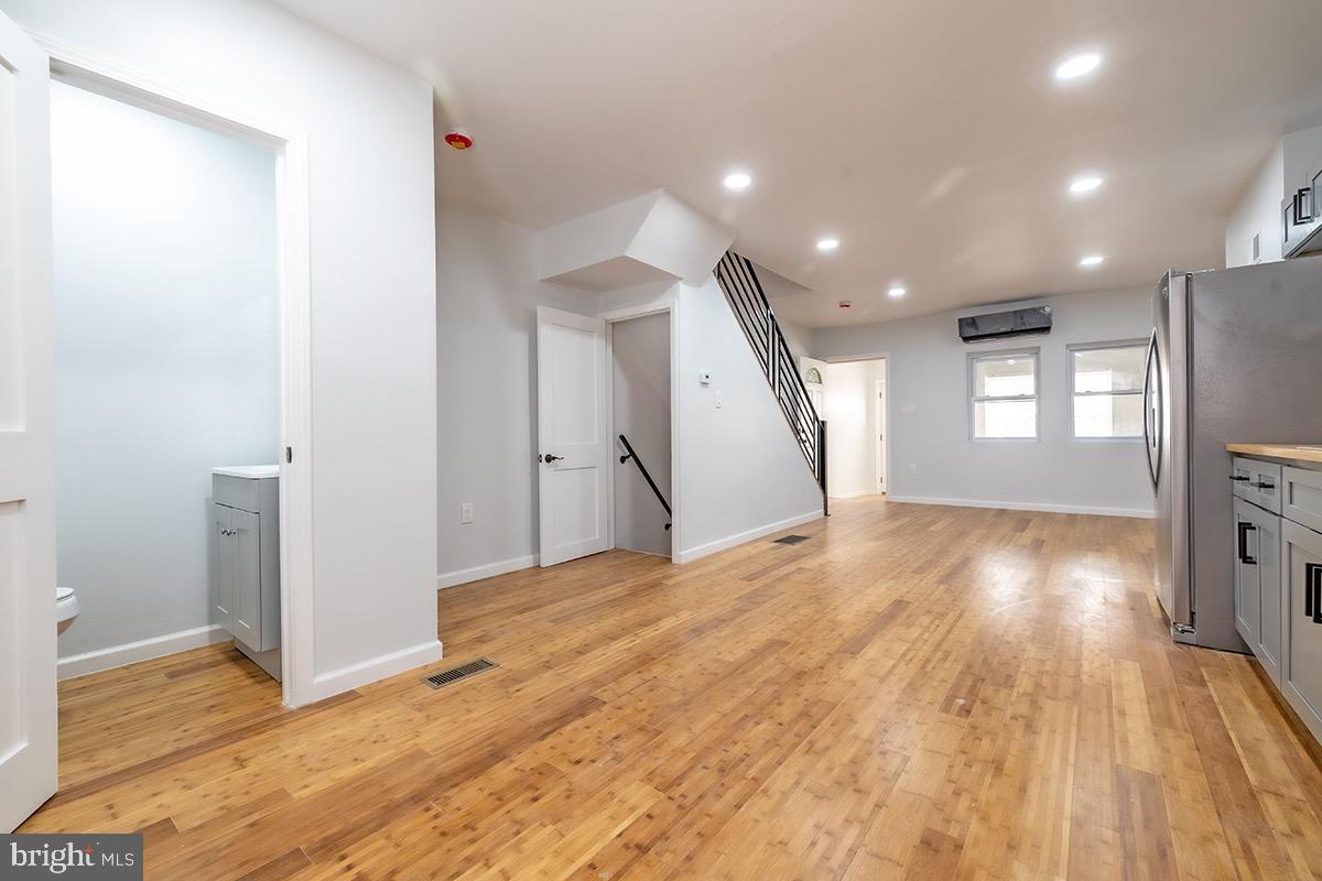 PHILADELPHIA (SOUTHWEST) - Residential