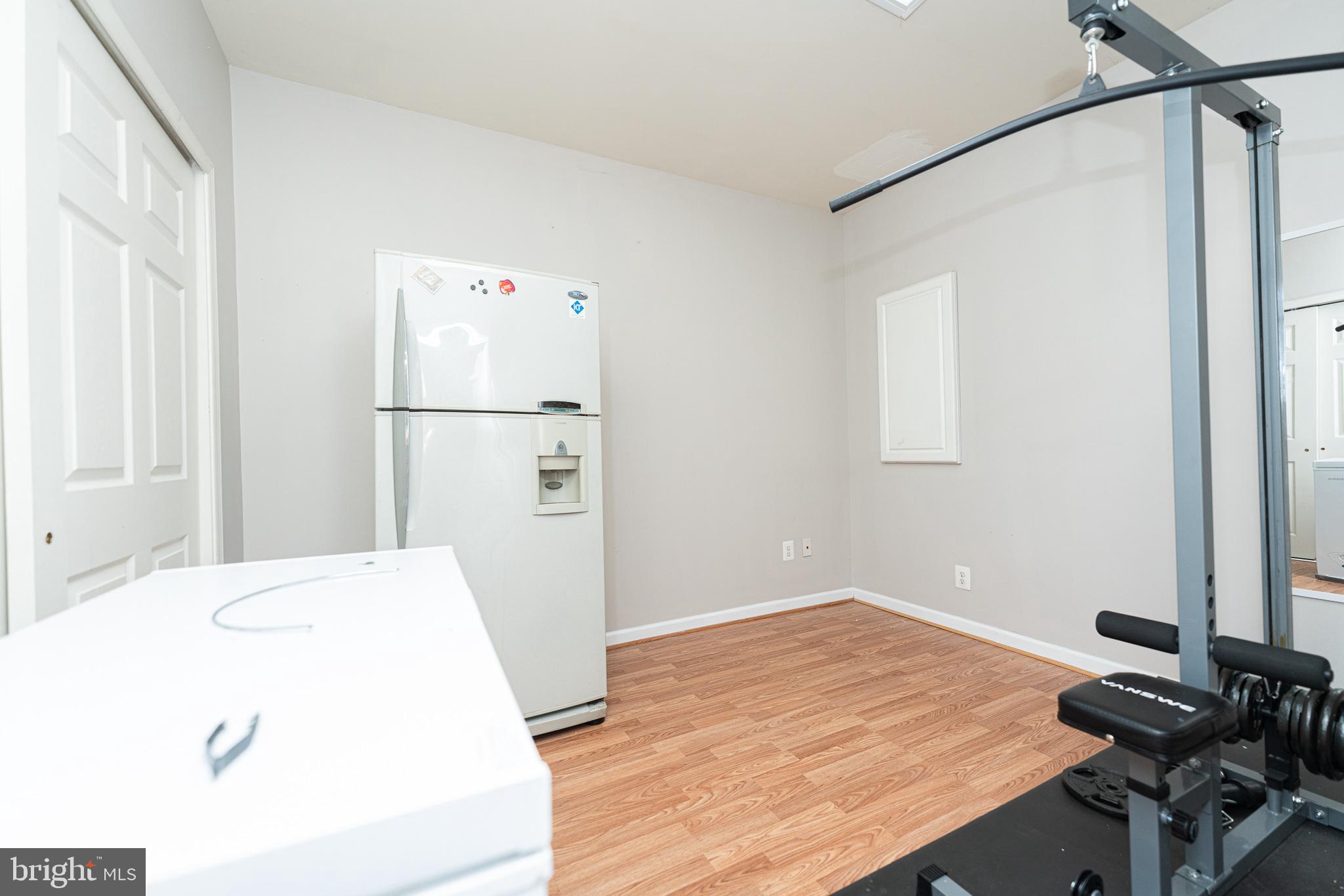 BELMONT LAND BAY - Residential Lease