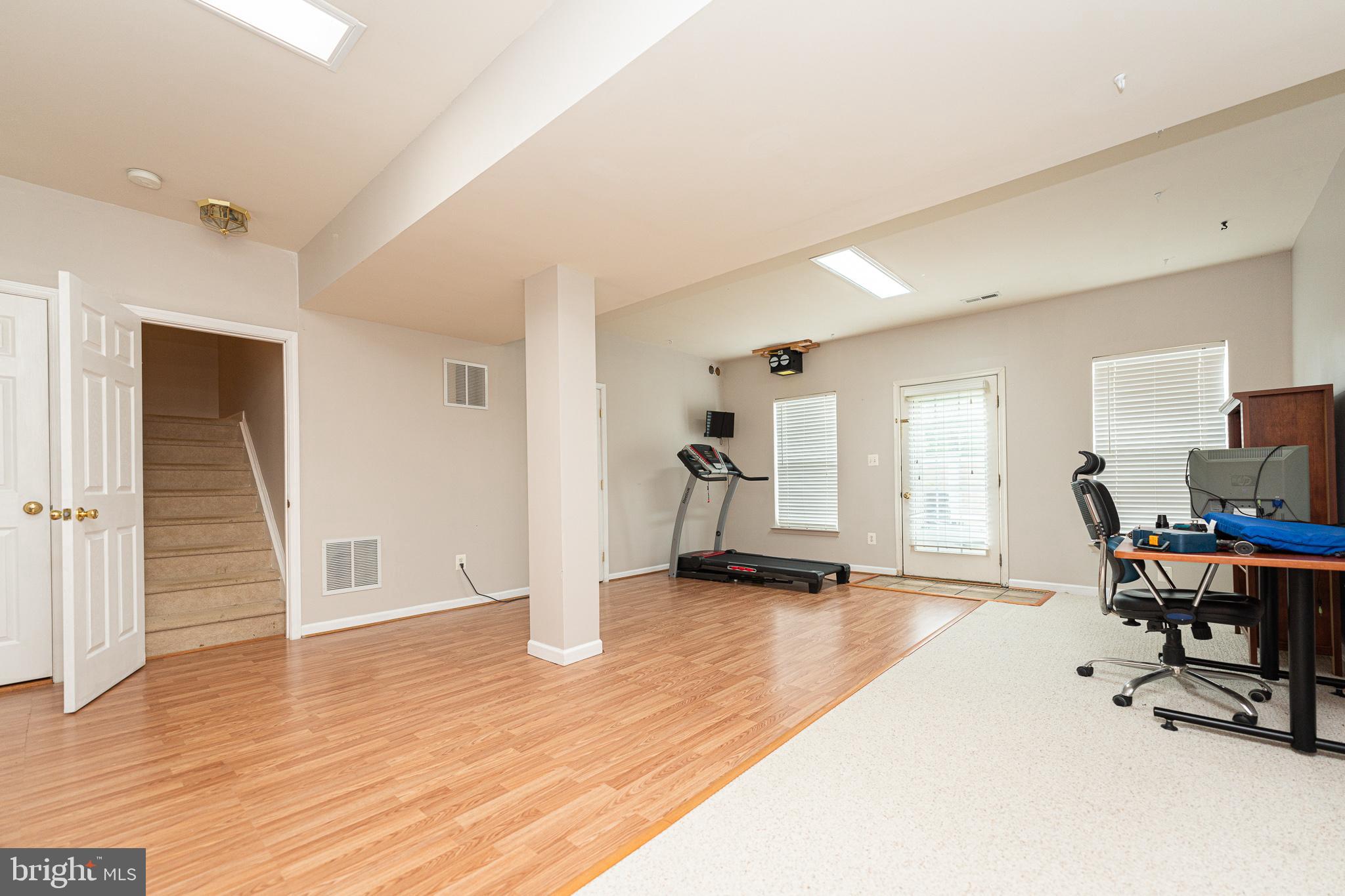 BELMONT LAND BAY - Residential Lease