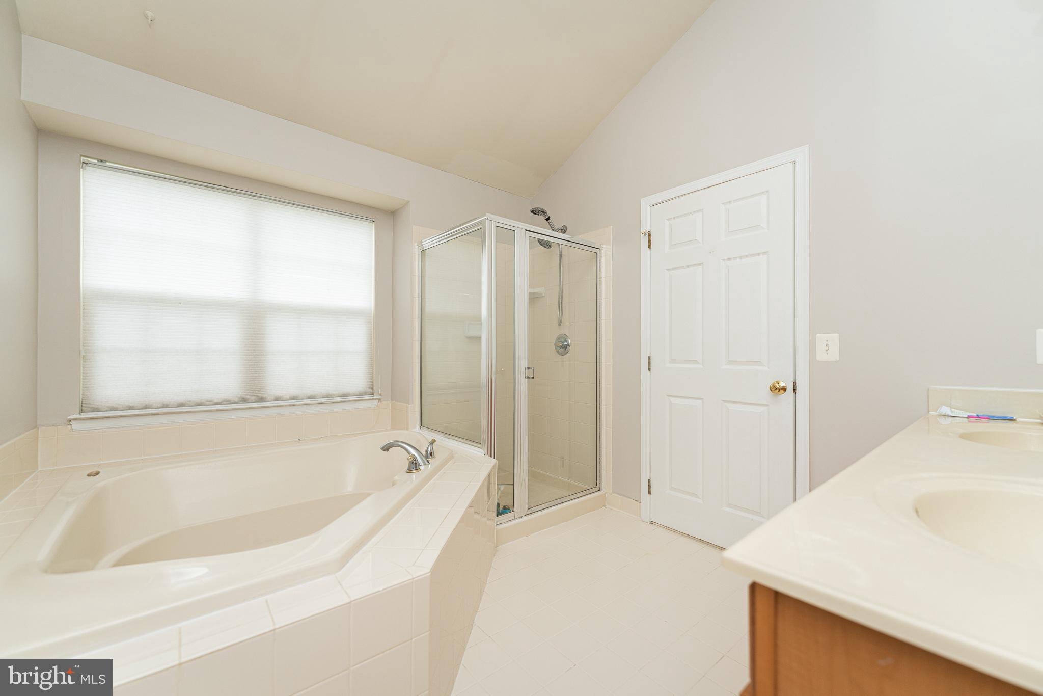 BELMONT LAND BAY - Residential Lease