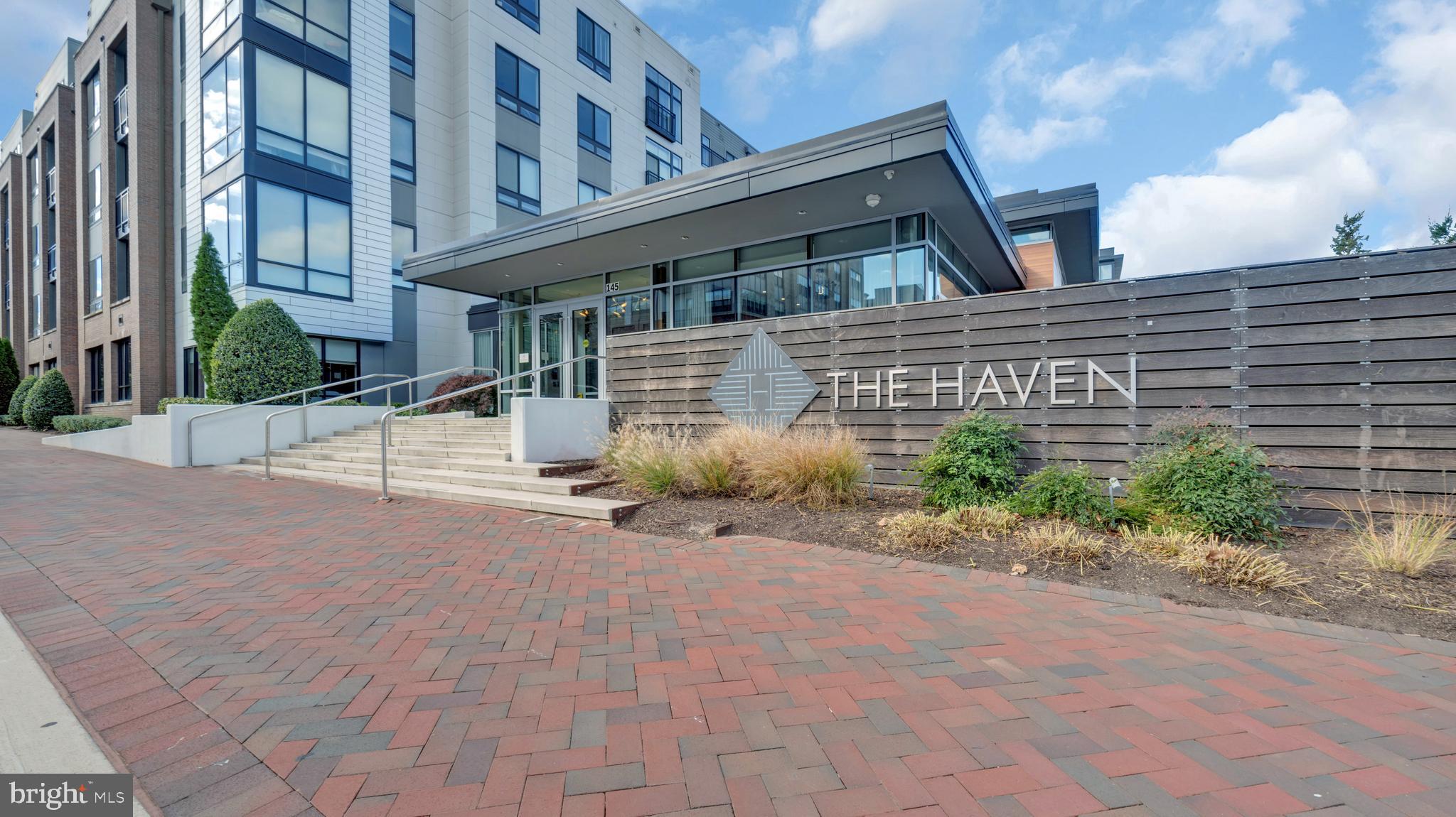 145 RIVERHAVEN DRIVE 514