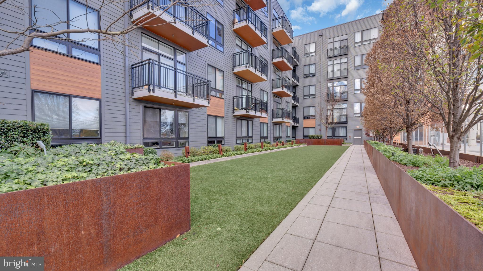 NATIONAL HARBOR - Residential