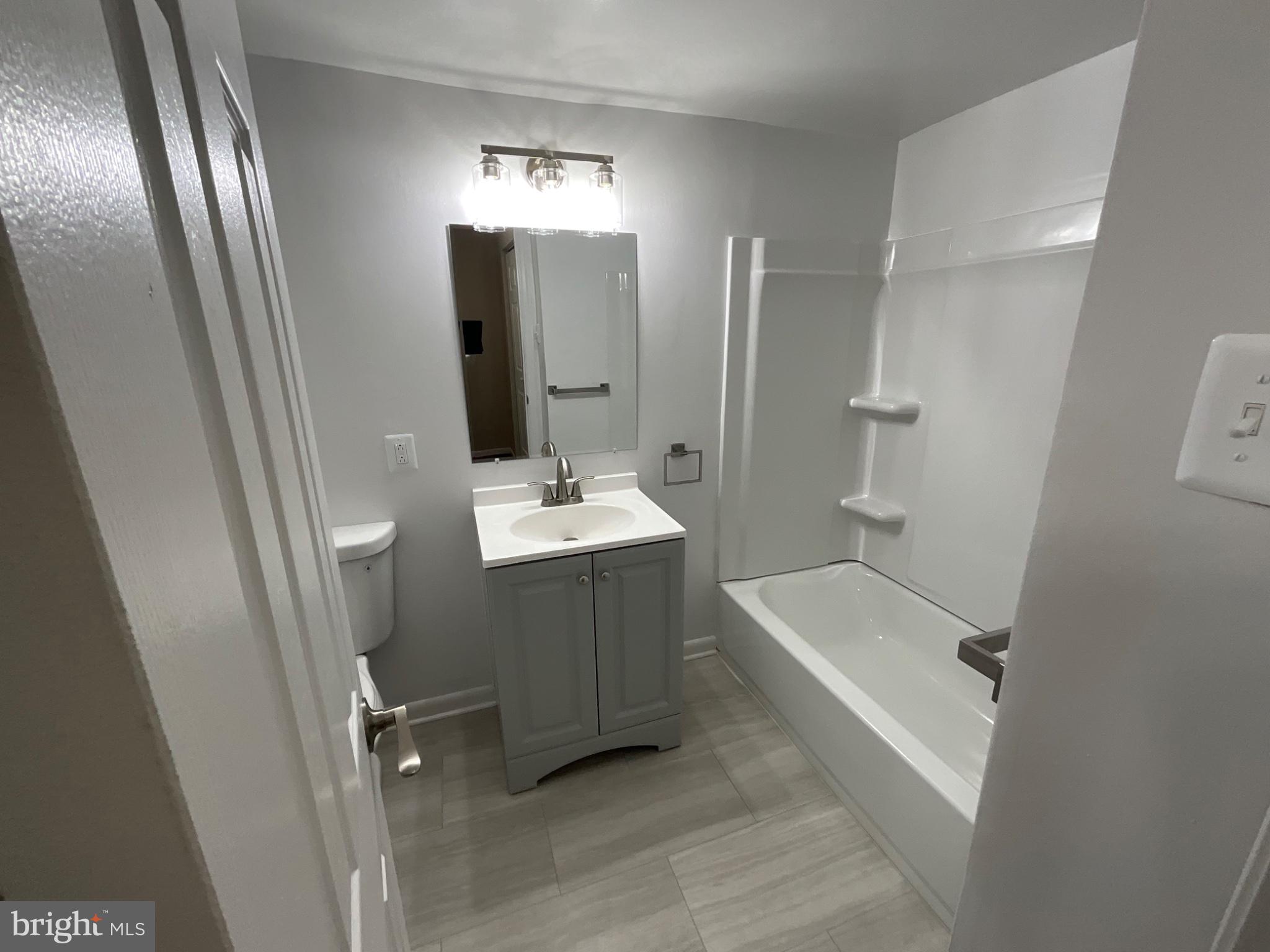 TREETOP CONDO - Residential